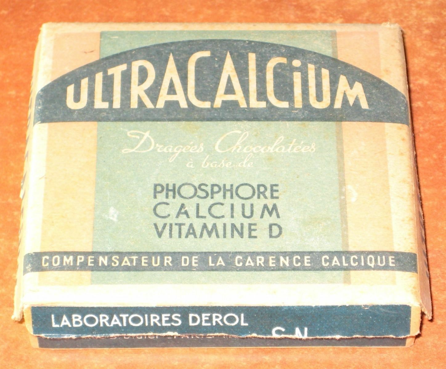 France Vintage Medicine Box Ultracalcium Laboratoires Derol Paris