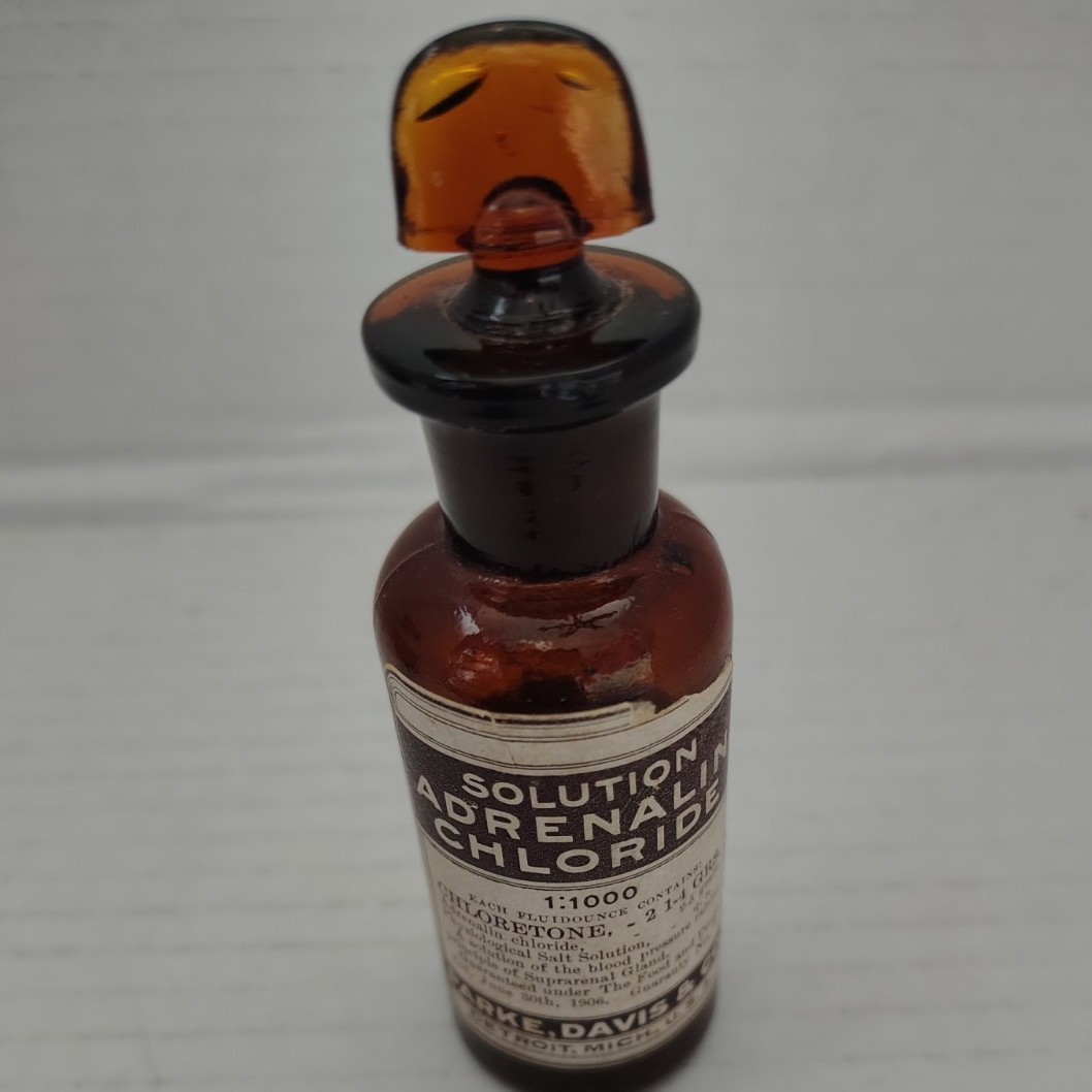Antique Parke Davis Adrenalin Chloride Amber Glass Apothecary Medicine Bottle