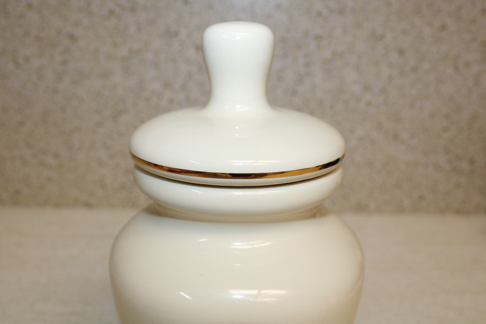 VTG Eli Lilly® Mandragora & Scale Ceramic Lidded Apothecary Pharmacy Jar 8.5″