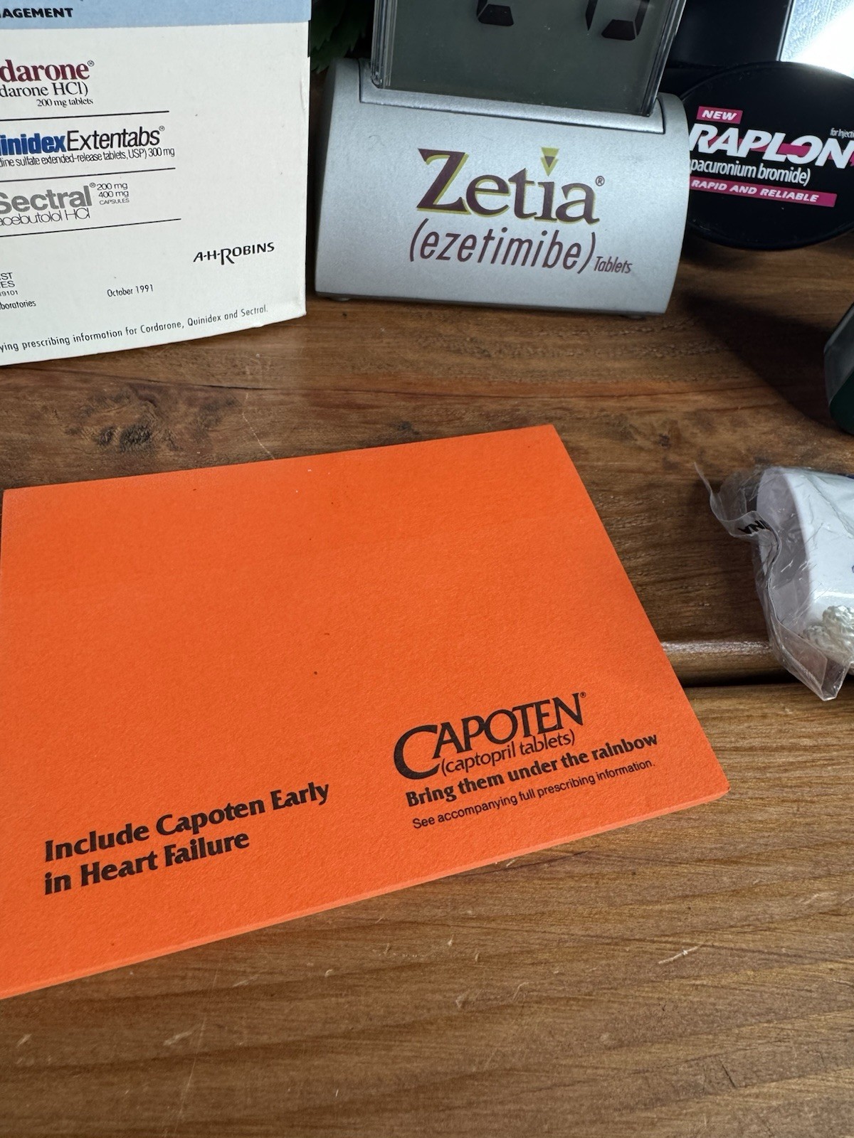 Vintage Pharma Advertising Lot Medical Cordarone Slide Projector Zetia Clock HTF