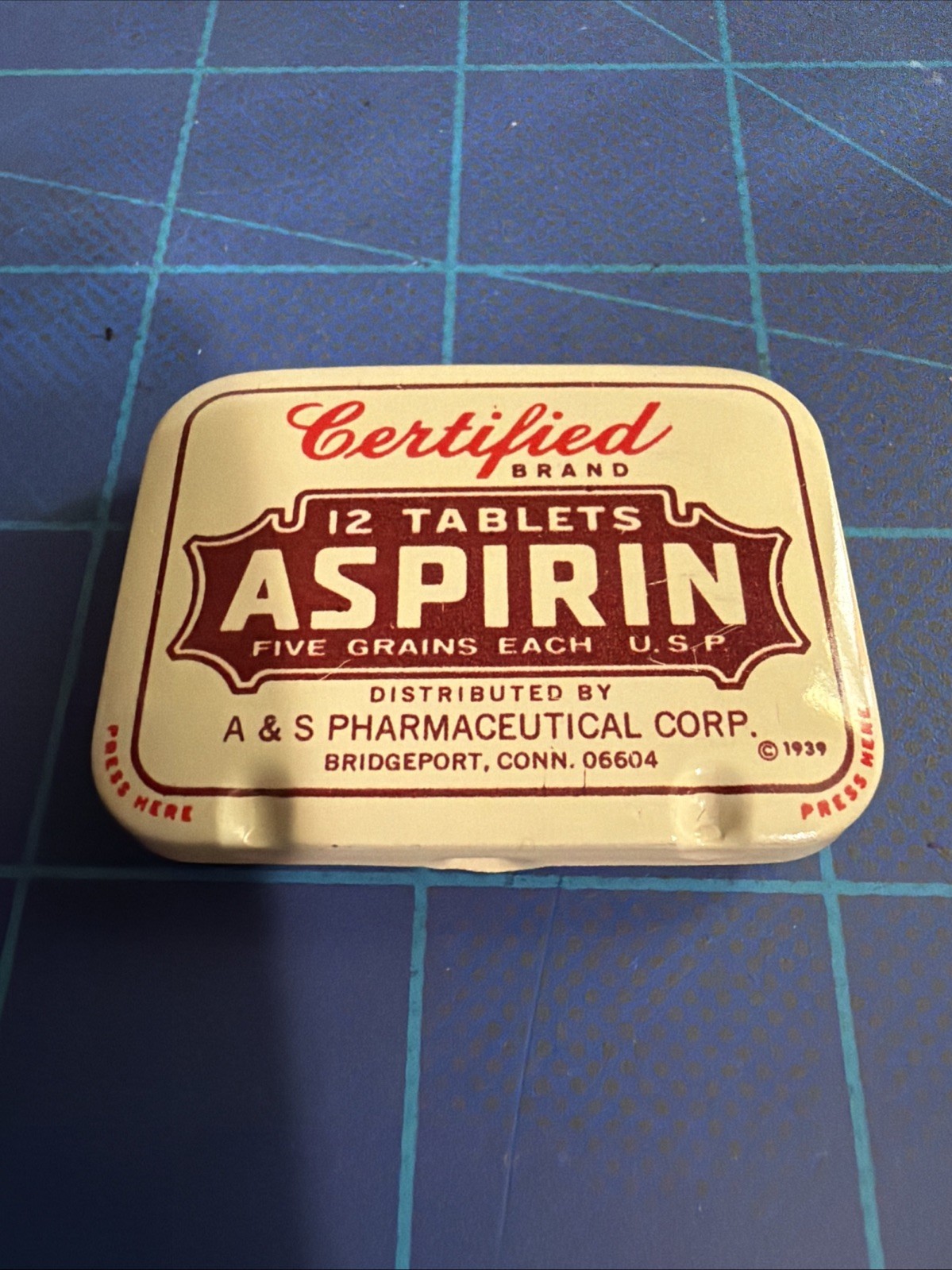 Vintage 1939 Certified Brand Aspirin 12 Tablet Pocket Pill Tin , Mint NOS