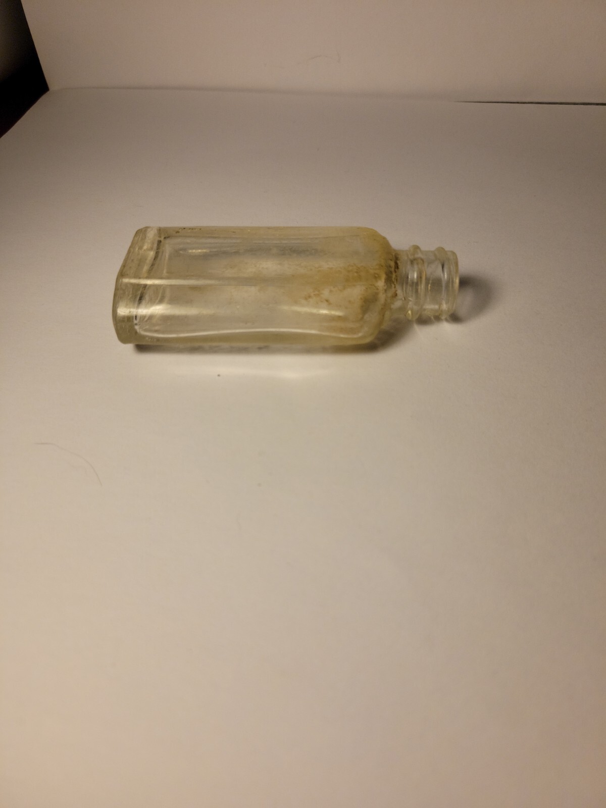 Vintage Glass – Sample Size Medicine Bottle