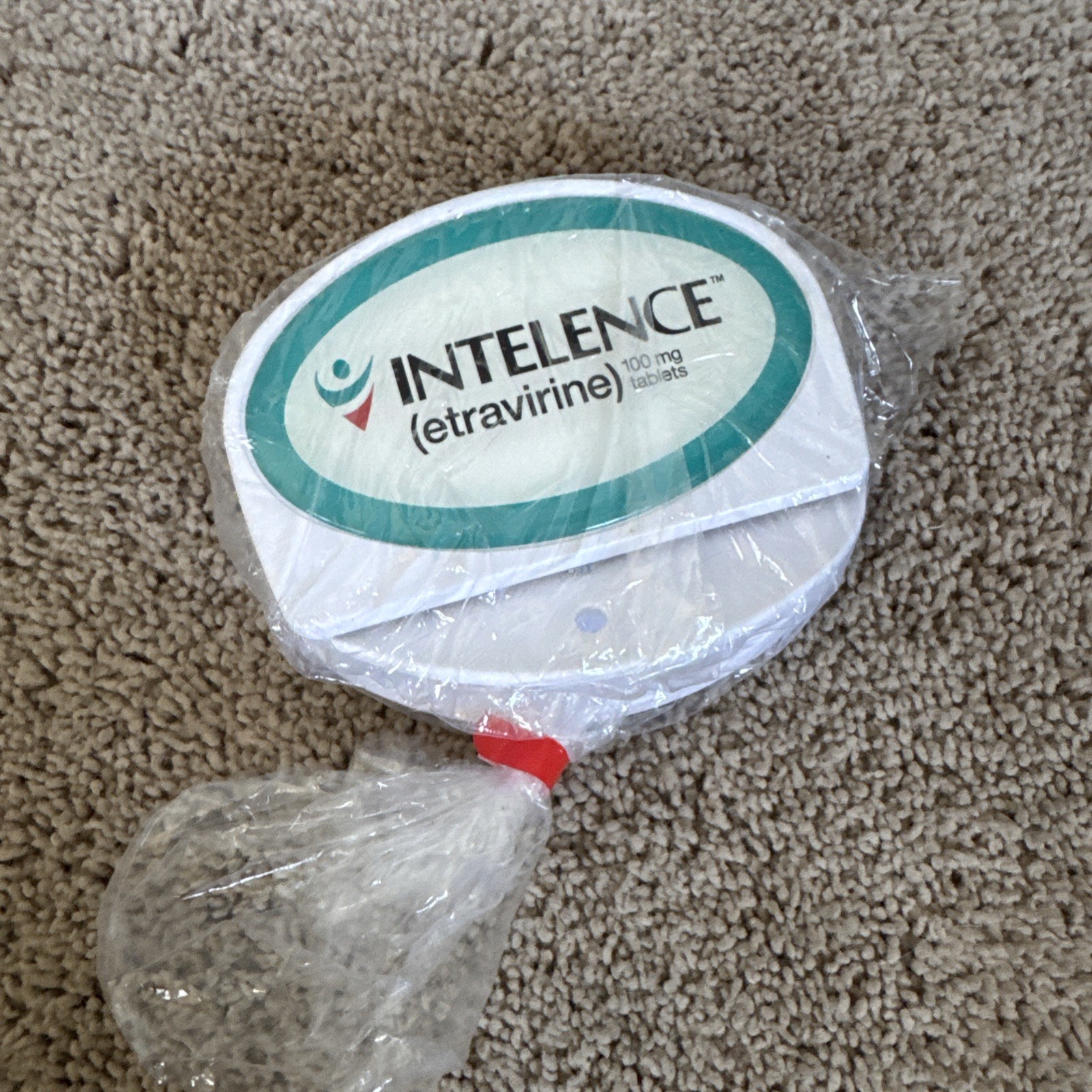 Intelence Pharmaceutical Drug Rep Large Magnet Clips Collectible – Vintage – New