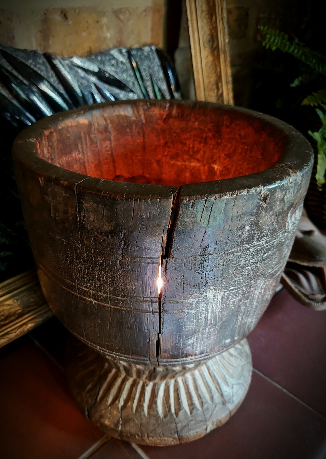 Large 17th Century apothecary hardwood mortar/Wassail Bowl? – carved detailing 