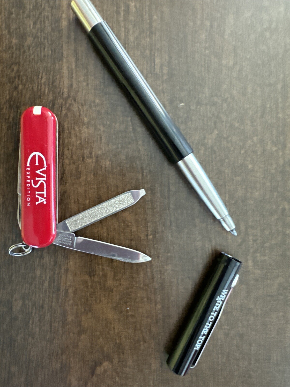 Eli Lilly & Co. Evista ‘Parker’ pen & Victornox Swiss Army pocketknife set, 1998