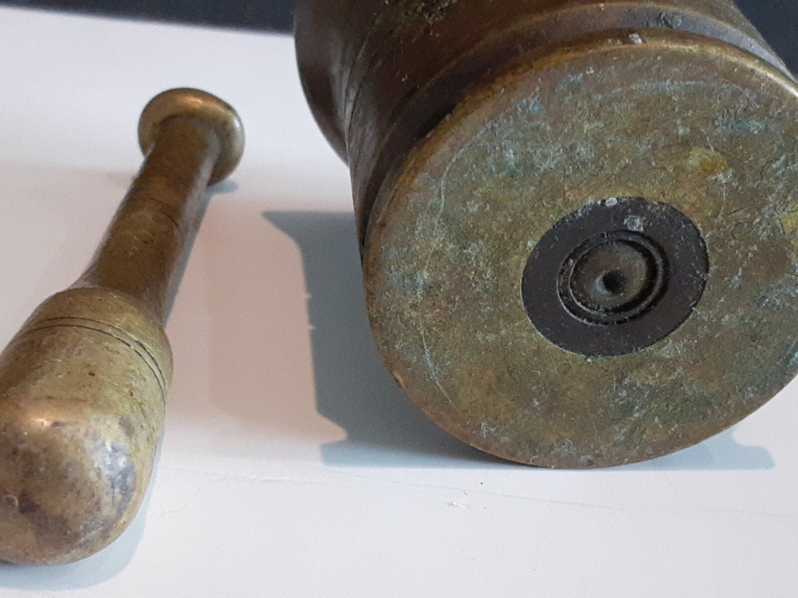 VINTAGE BRASS MORTAR AND PESTLE PHARMACY APOTHECARY MEDICINE 2 1/4″ TALL CRUSHER