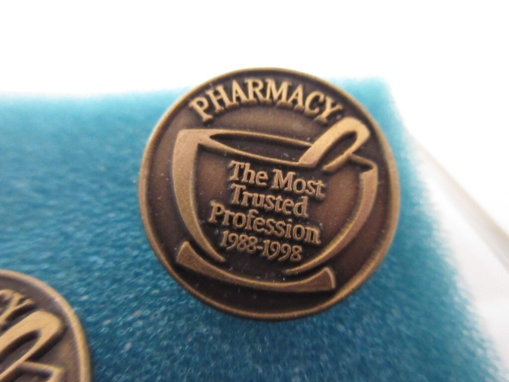 Vintage Schering Laboratories Pharmacy Cuff Links “Most Trusted Profession”
