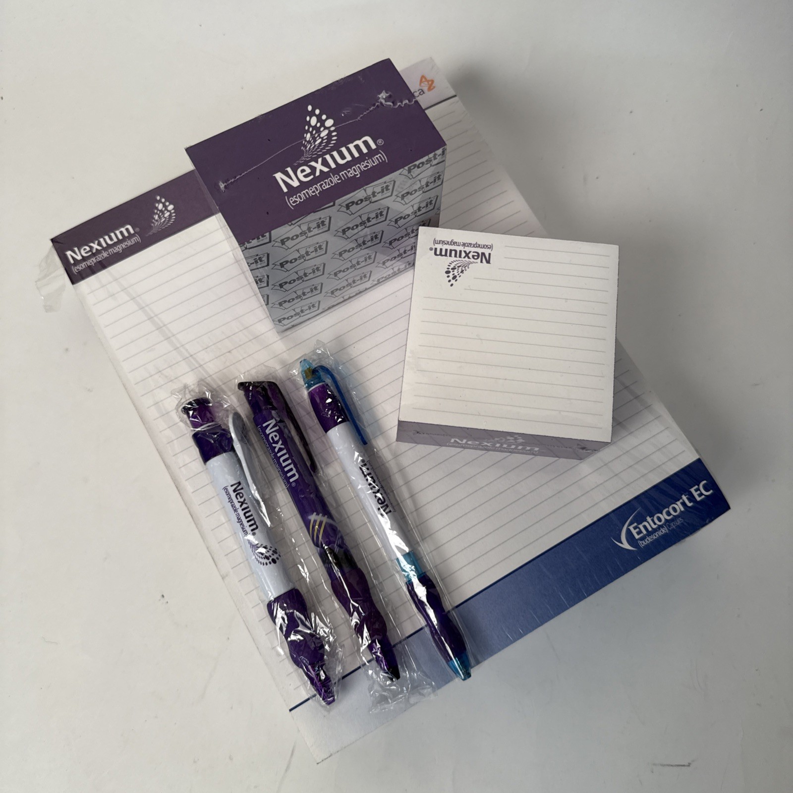 Nexium Stationary – 3 Unique Pens, Post-it Cubes And Large Notepads