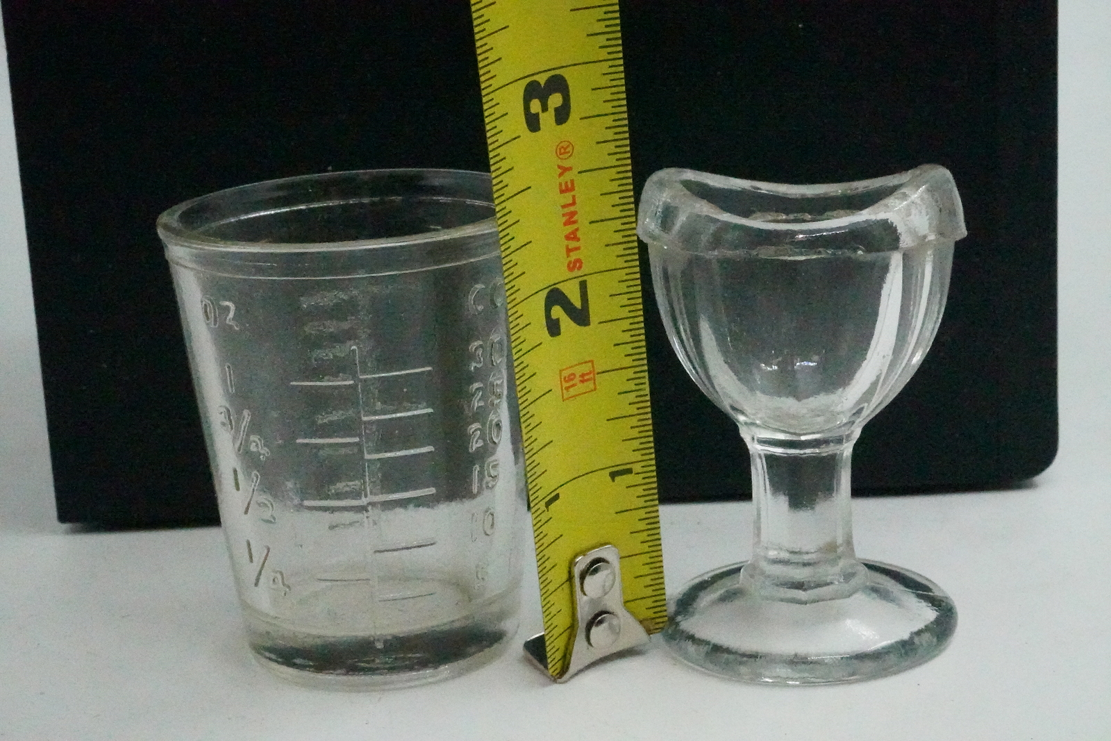 Pair of Apothecary Dose Measurement Glass Cup Eyewash 2
