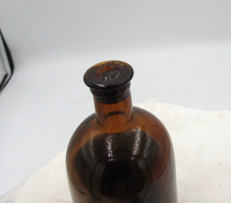 MM – 1940’s Fritzsche Bros NY Oil of Pennyroyal 4 1/2″ Amber Medicine bottle