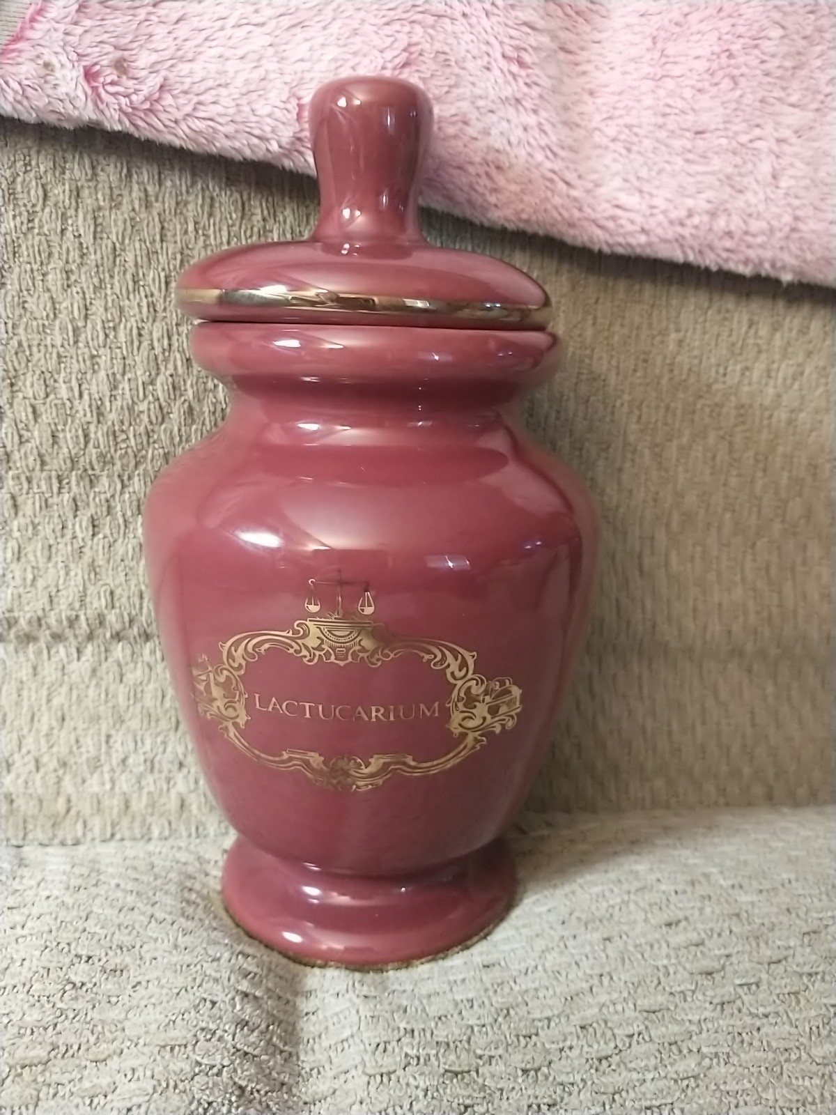 Vintage Eli Lilly LACTUCARIUM Burgundy Apothecary Pharmacy Jar With Insert