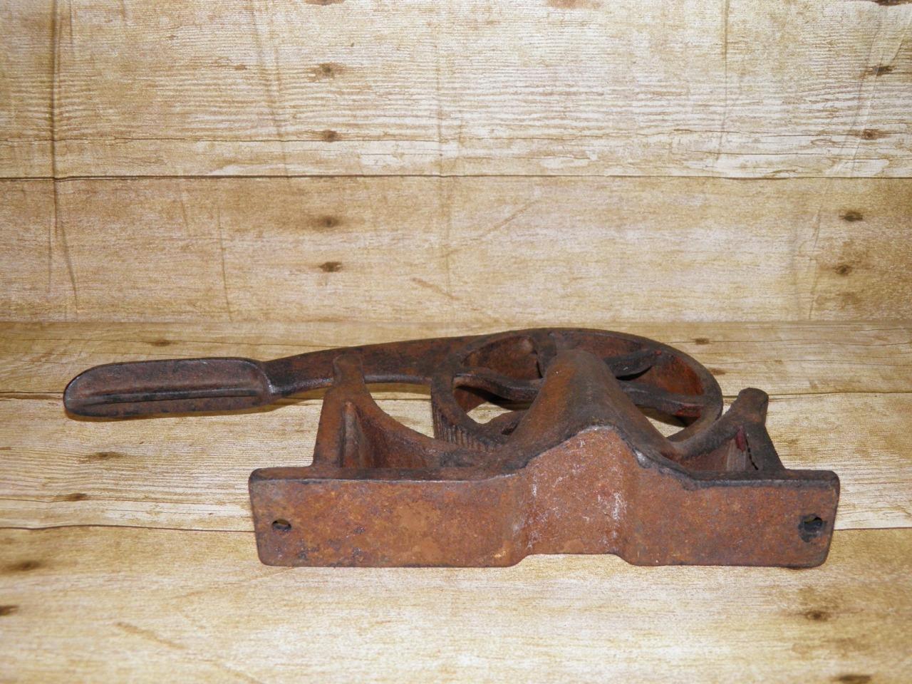 Antique Cast Iron Mechanical Apothecary Medical Pharmacy Cork Roller/Compressor