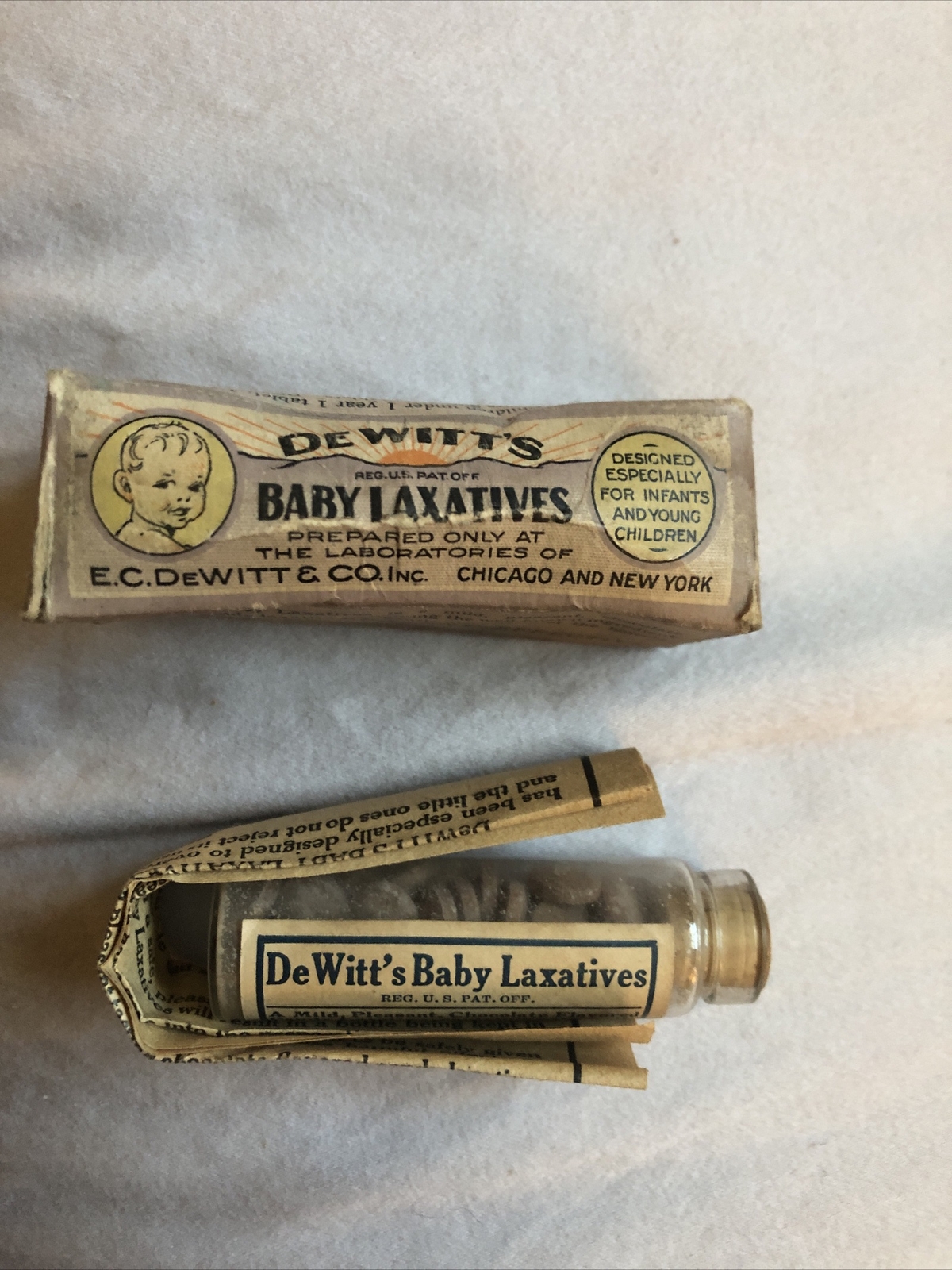 DEWITT’S BABY LAXATIVES LABELED PILL VIAL & ORIGINAL BOX W/ CIRCULAR, Unopened.