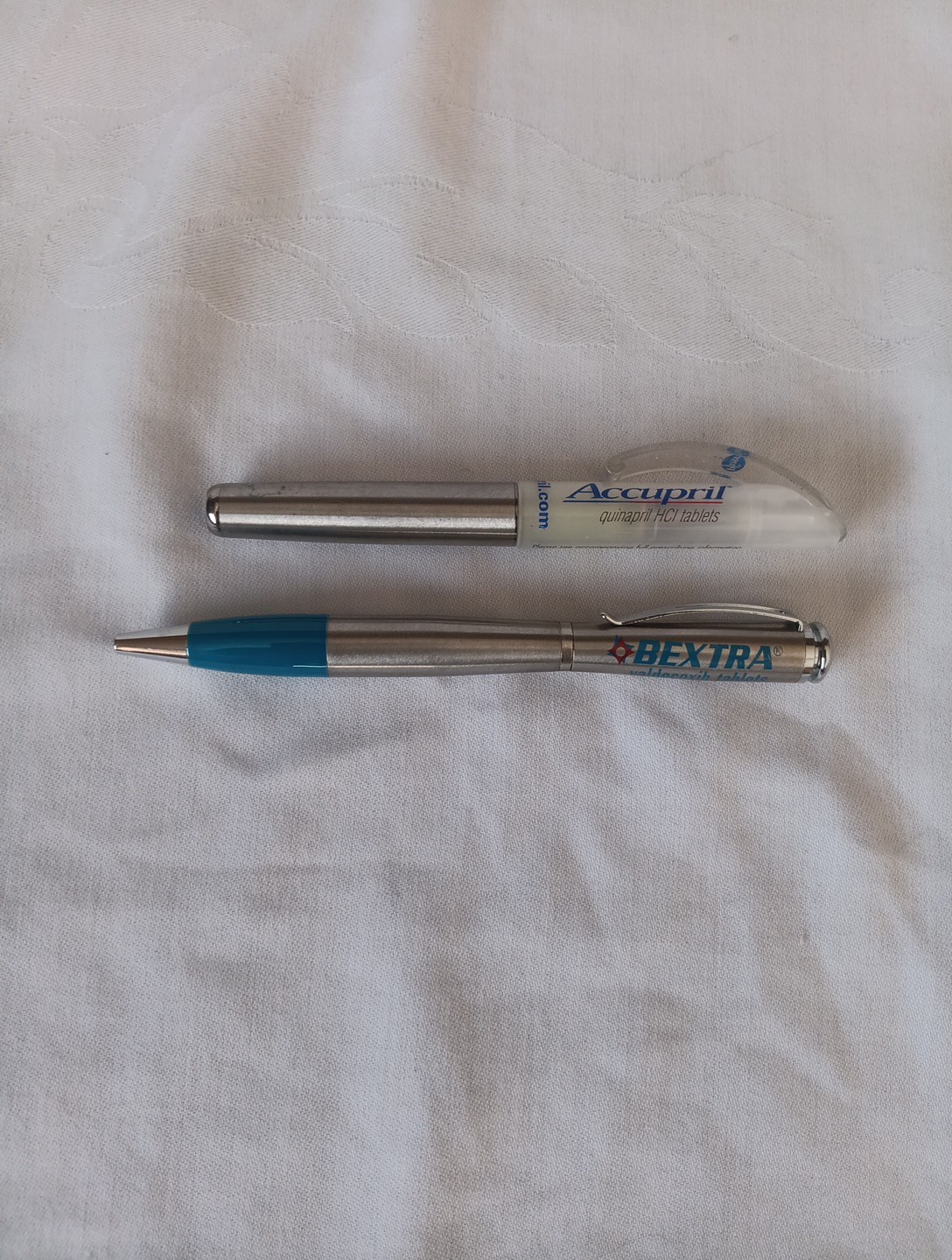 2 Drug Rep Pens Accupril & Bextra (Case Only)