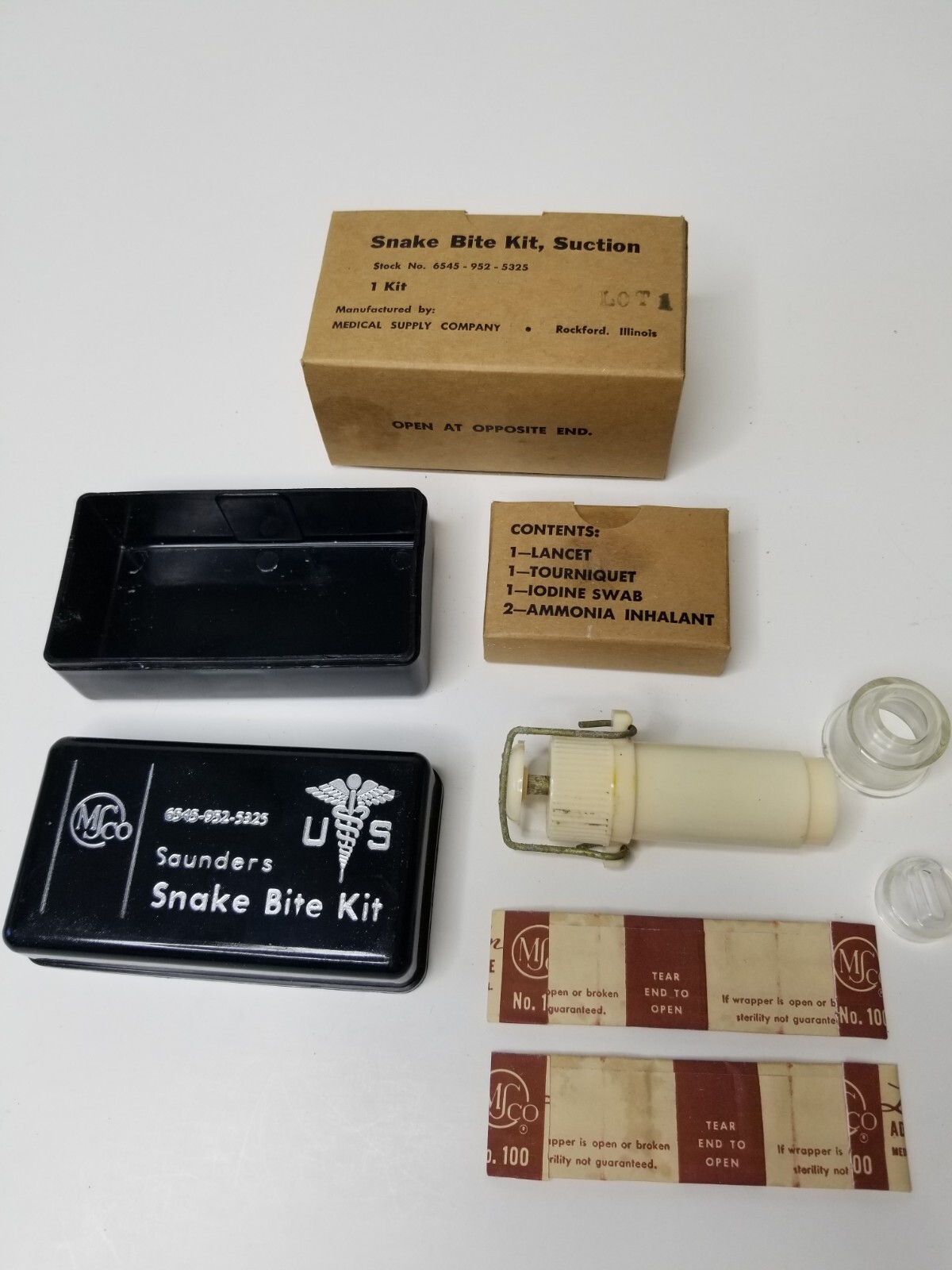 Vintage Saunders’ Snake Bite Kit Medical Supply Co. NEW OLD STOCK