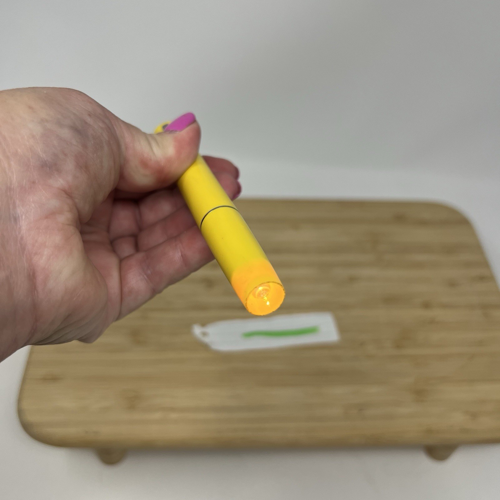 Pharmaceutical Drug Rep Tylenol Pen Light & Medical Waste Highlighter Collect