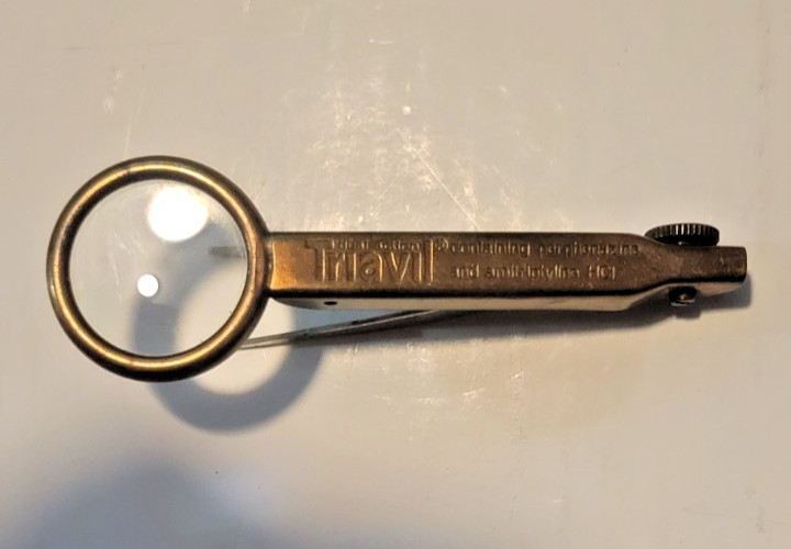 TRIAVIL Advertising Magnifying glass Tweezer Pharmaceutical Promo