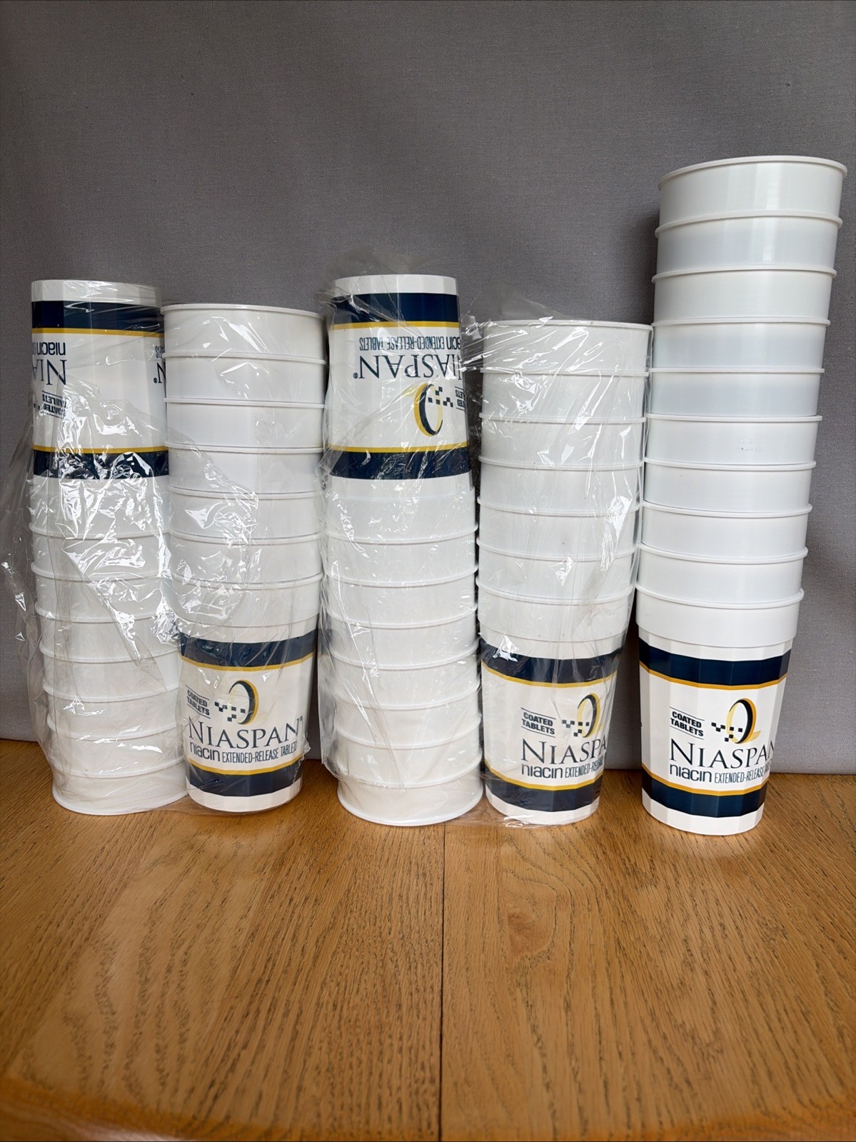 Lot of 40 Drug Rep Abbott Pharmaceuticals promo Cups – NIASPAN -Hard Plastic