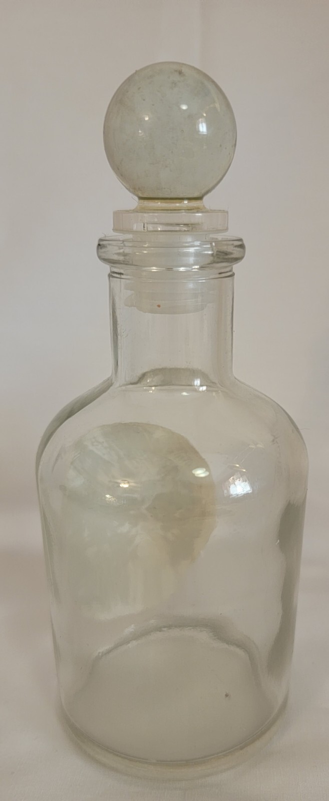 Apothecary Pharmacy New York City 6″ Glass Bottle Stopper Laboratory Display