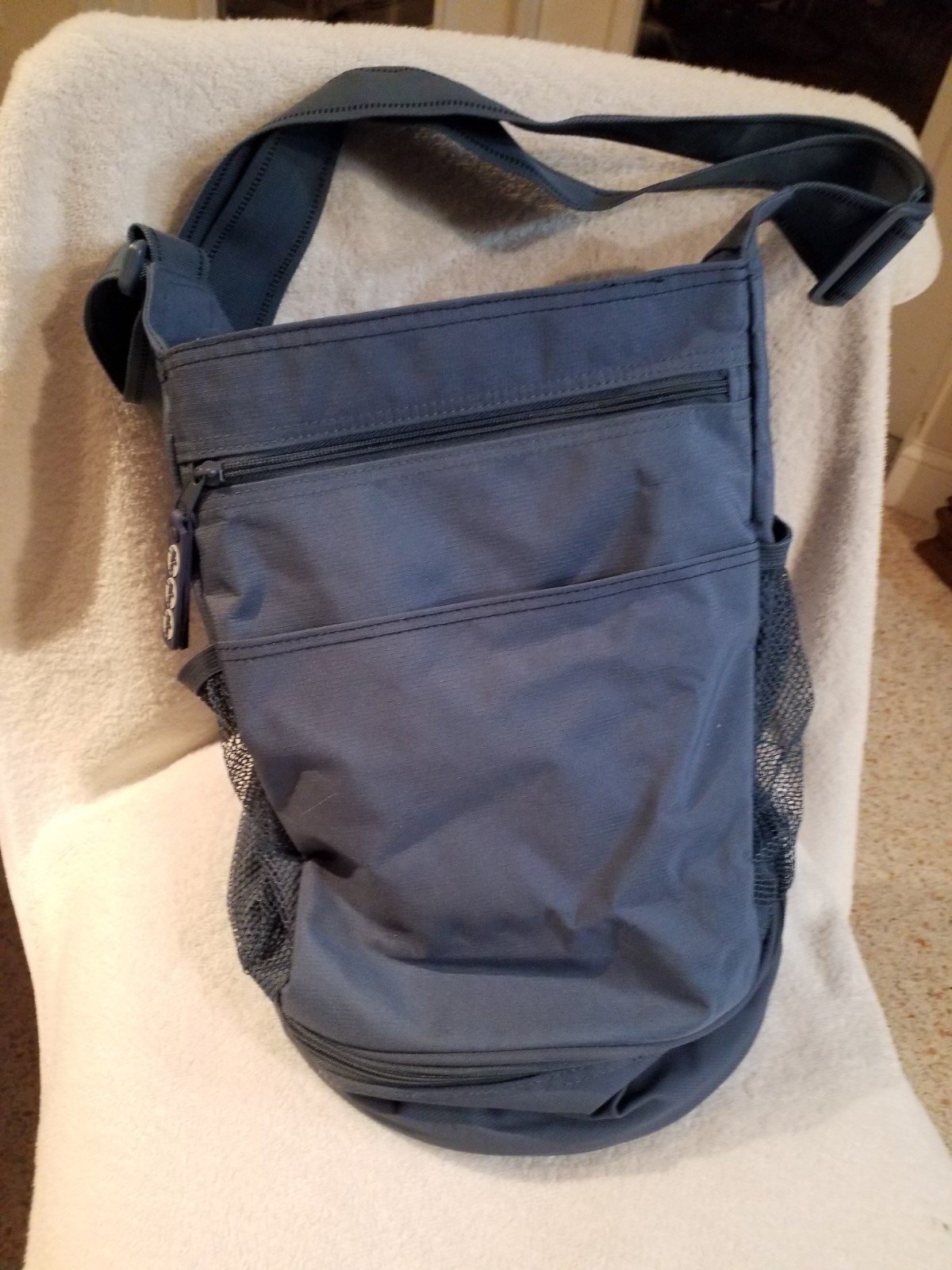 Pfizer Drug Rep RARE Blue Insulated Cooler Crossbody Tote Bag Beach Multipurpose