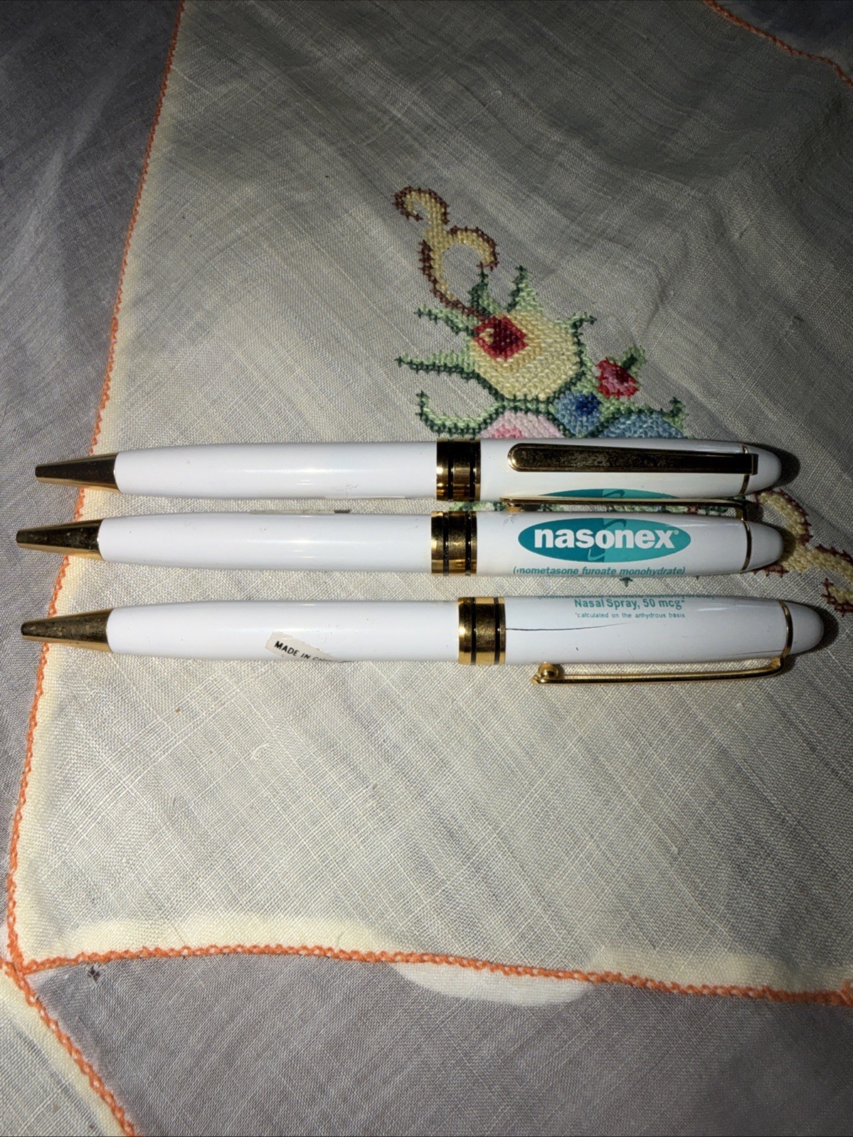 Nasonex Pharmaceutical Drug Rep White Gold Metal Pens Set Of 3