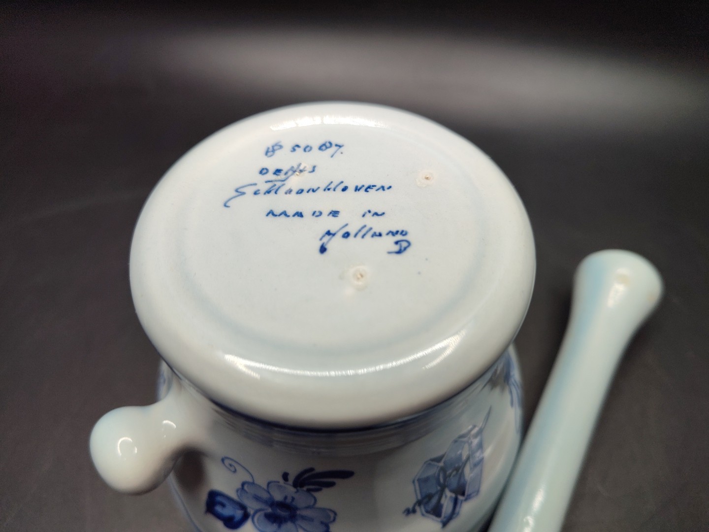 Delfts Apothecary Pestle and Mortar Floral Marked Schoonhoven Keramiek #5087