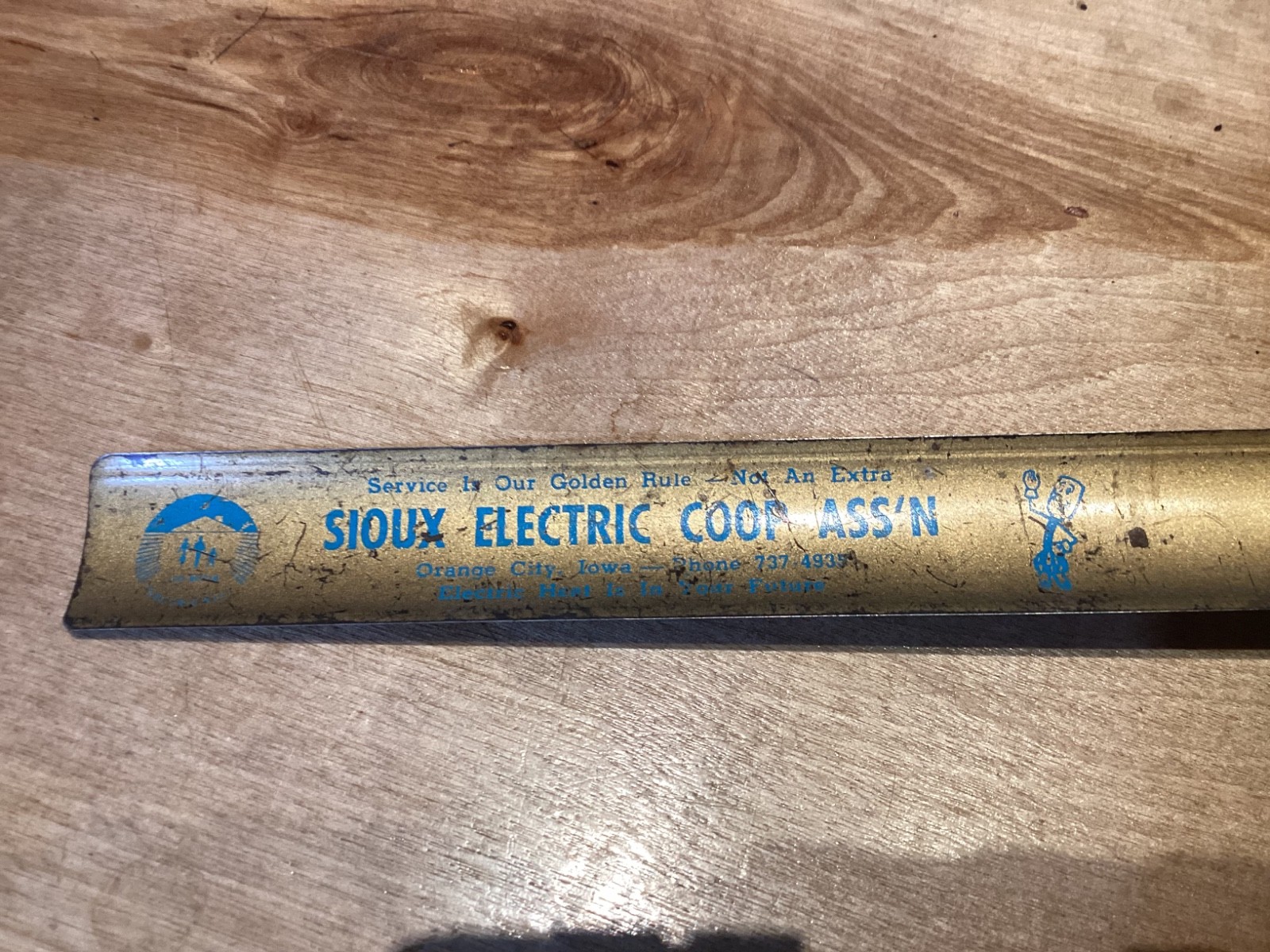 Rollup 36″ Metal Ruler, Vintage, Sioux, Electric Co-op Assn, Orange City, Ia.USA