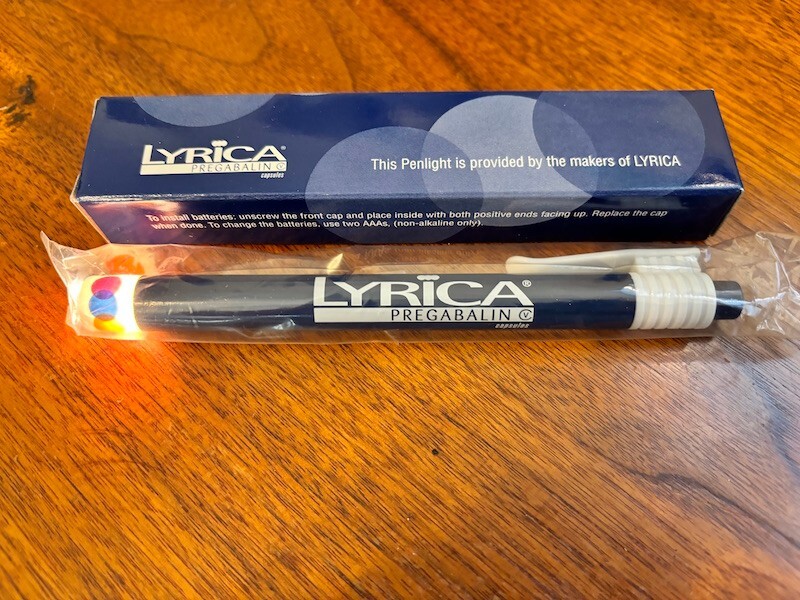 VERY RARE VINTAGE “LYRICA” PFIZER PROMOTIONAL DRUG PENLIGHT WORKS NEED BATTERIES