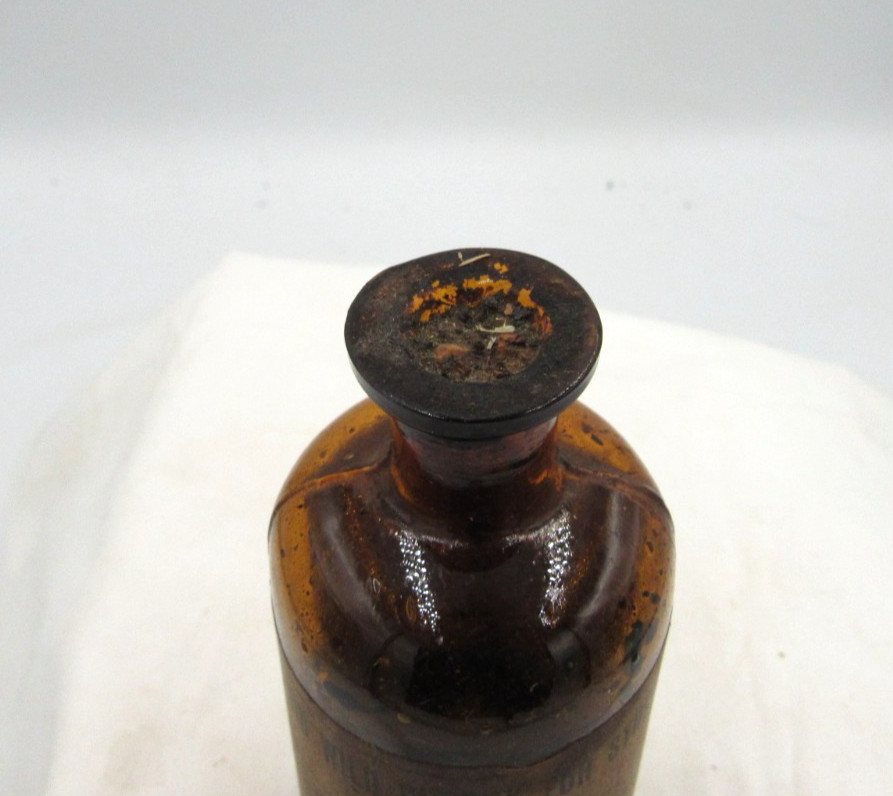 BW – 1900’s Parke, Davis & CO Wild Cherry Detroit Mich 4 3/4 ” Medicine bottle