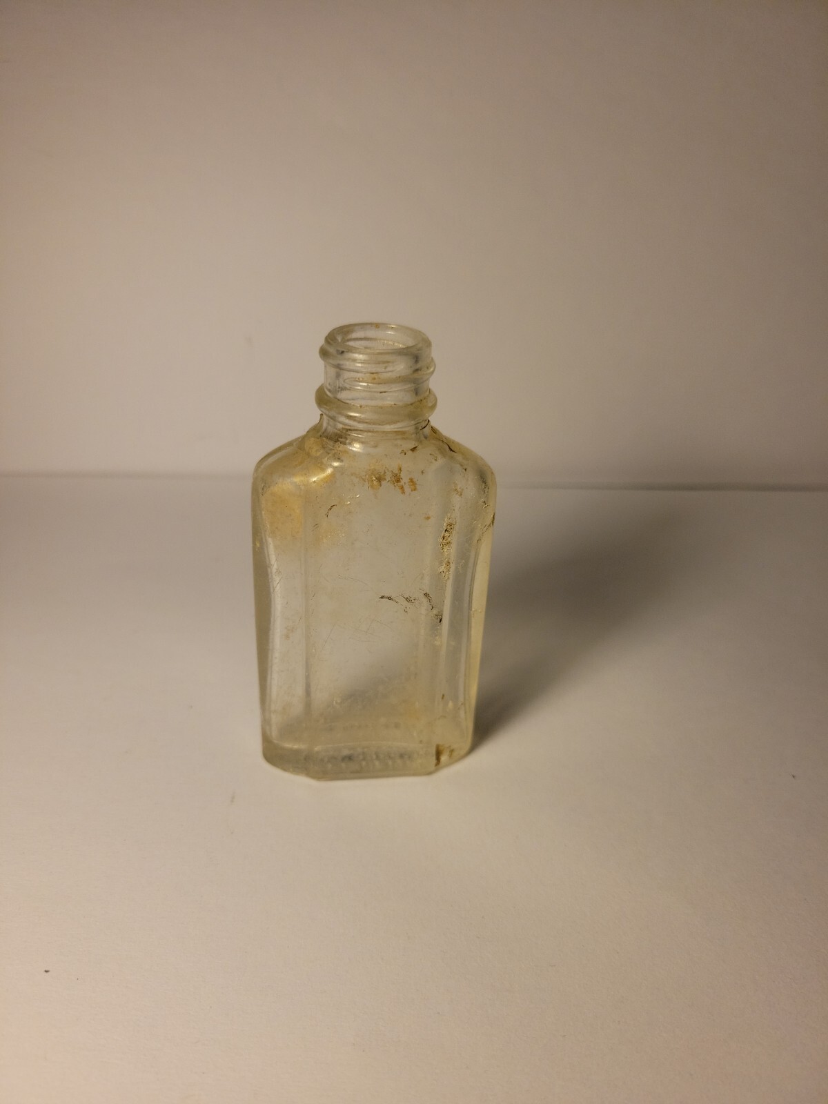 Vintage Glass – Sample Size Medicine Bottle