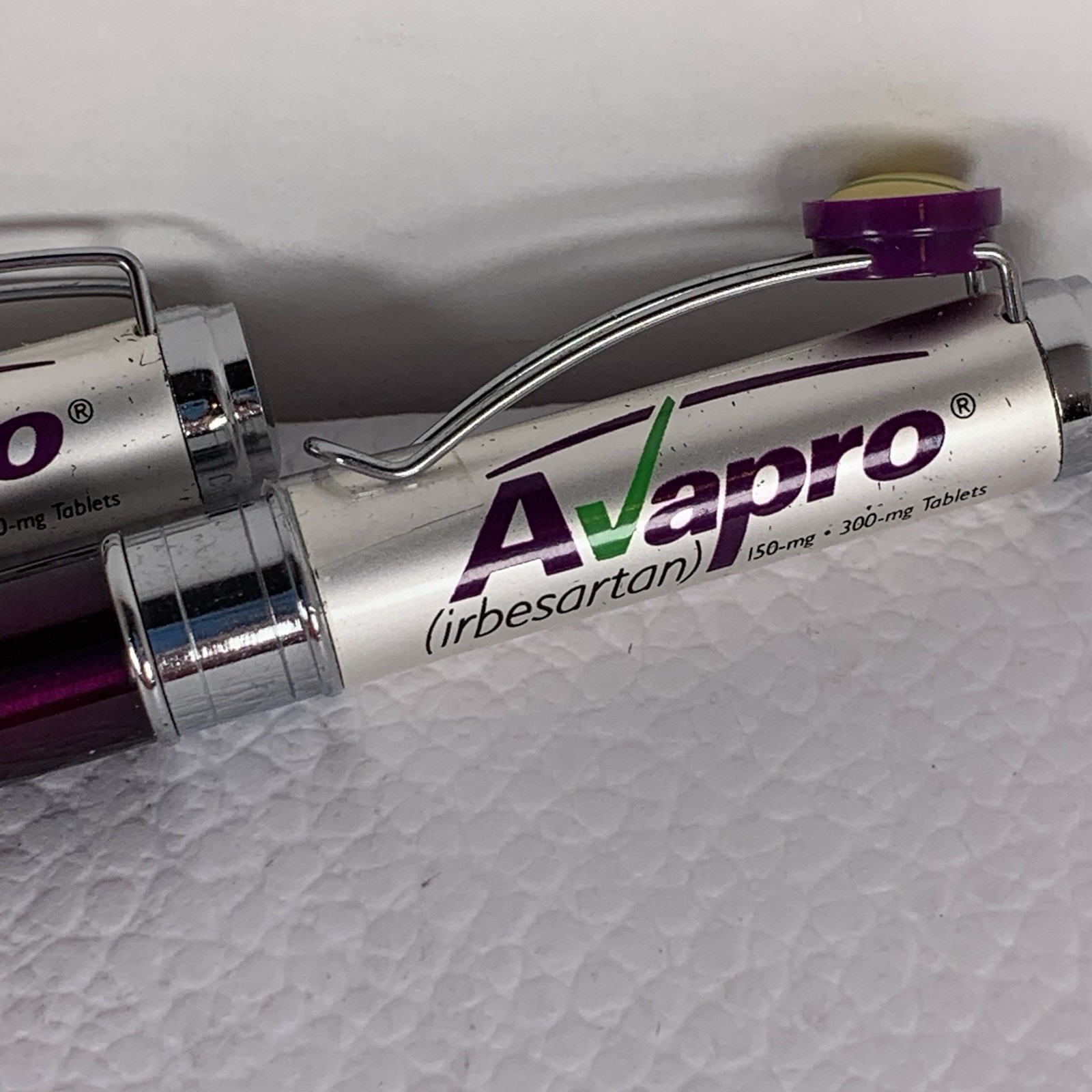 Avapro Drug Rep Pen Pharmaceutical Advertising Twist Metal (2) Original Owner ￼