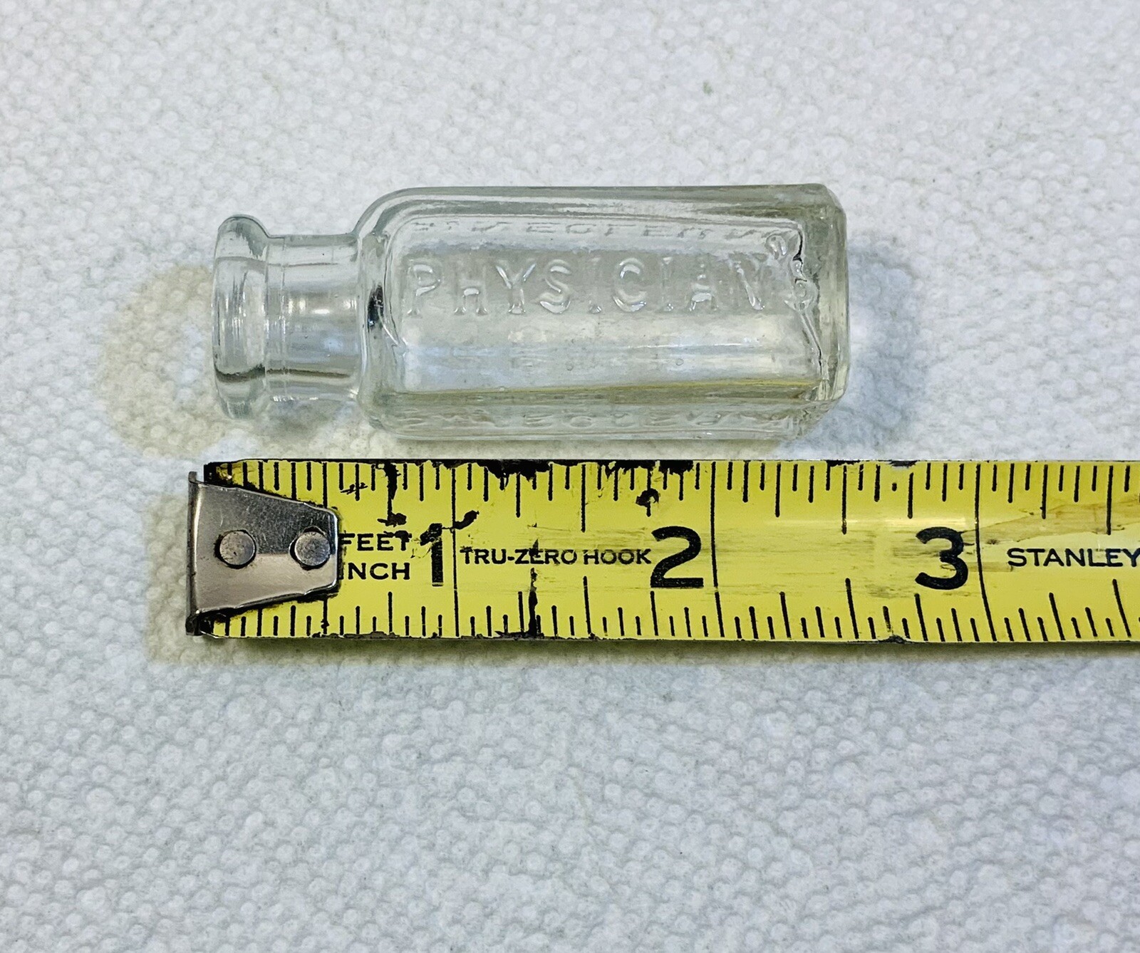 Vintage Early Glass Pharmacy Medicine Bottle Physicians Pineoleum trial bottle