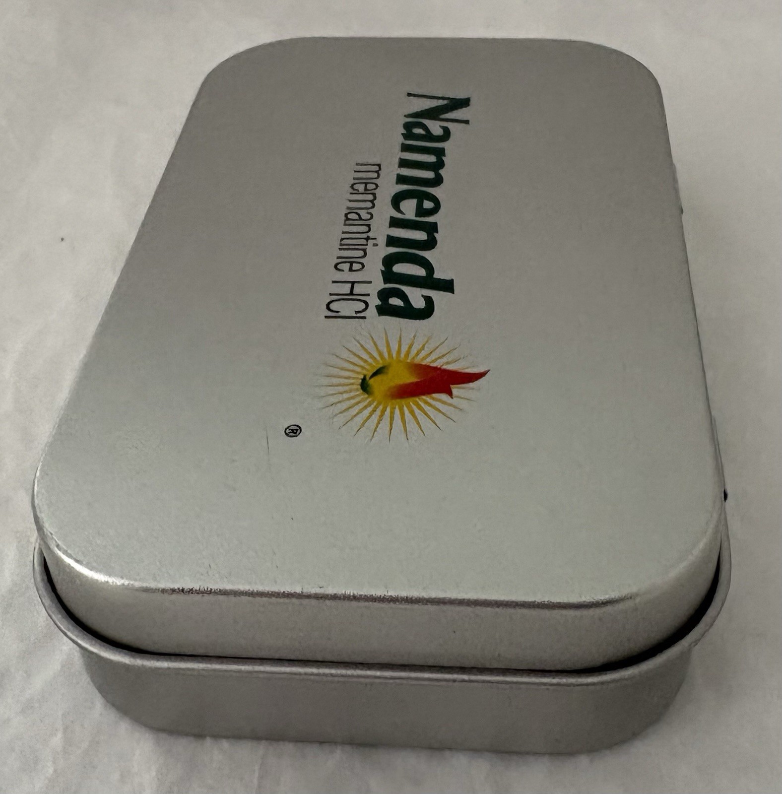 VTG NAMENDA USB FLASH DRIVE + LANYARD SET in METAL TIN PHARMA REP LOGO NEW