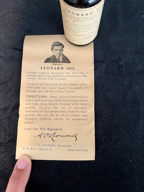 Vintage Leonard Oil Nasal Spray Medicine Bottle Leonard Distributor NY – FULL!