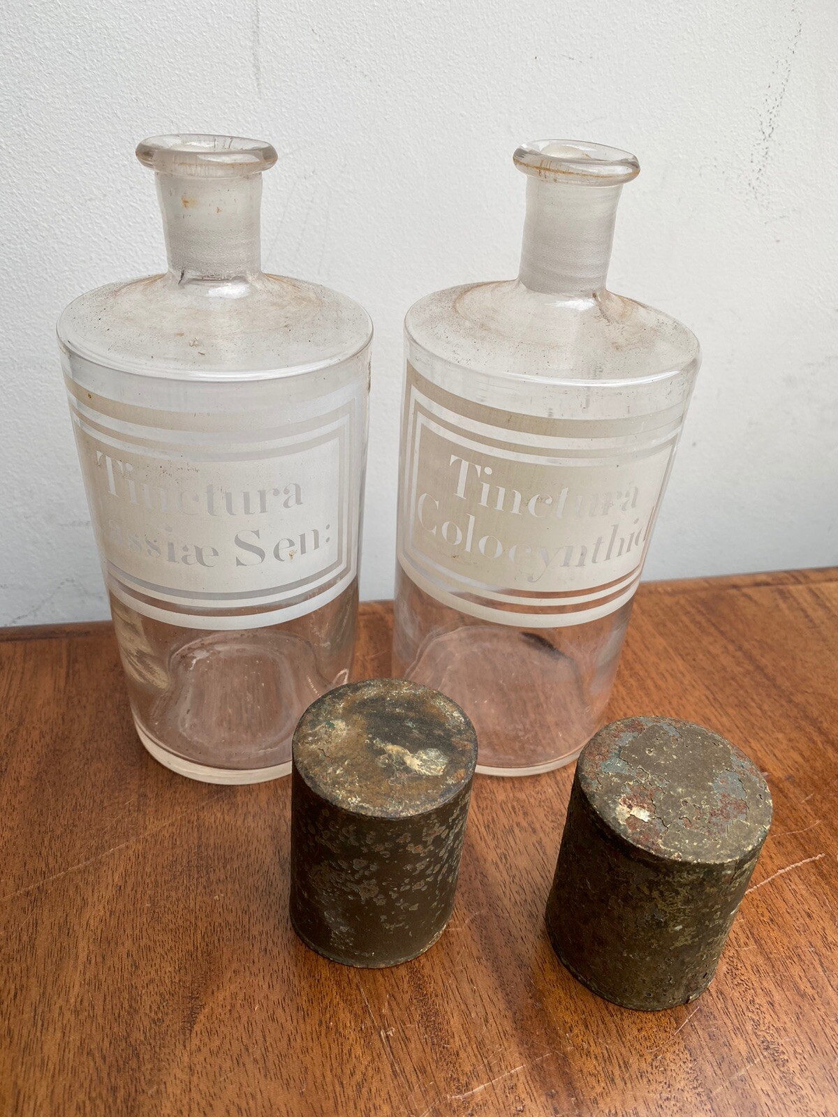 A PAIR OF ANTIQUE FRENCH APOTHECARY BOTTLES 8″ WITH LIDS / ACID ETCHED LABELS