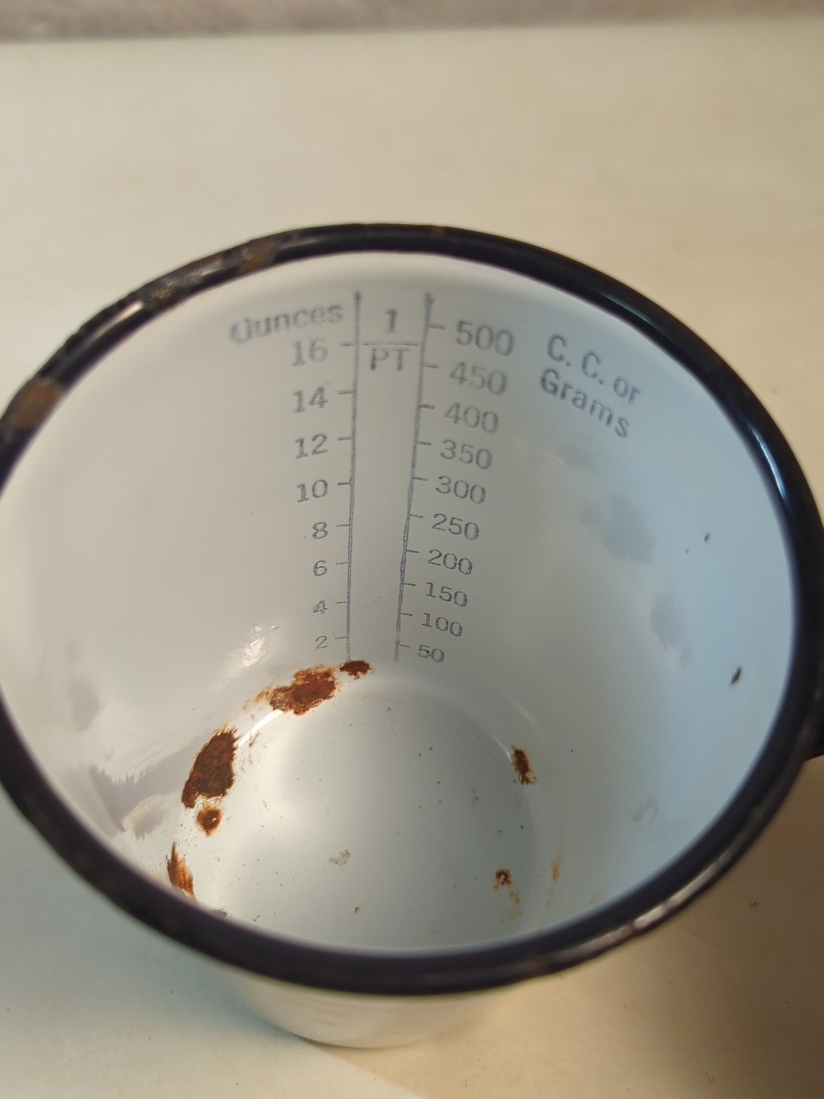 Vtg ENAMELWARE Measuring Cup Medical WHITE Pitcher 32 oz / 1000 cc Primitive
