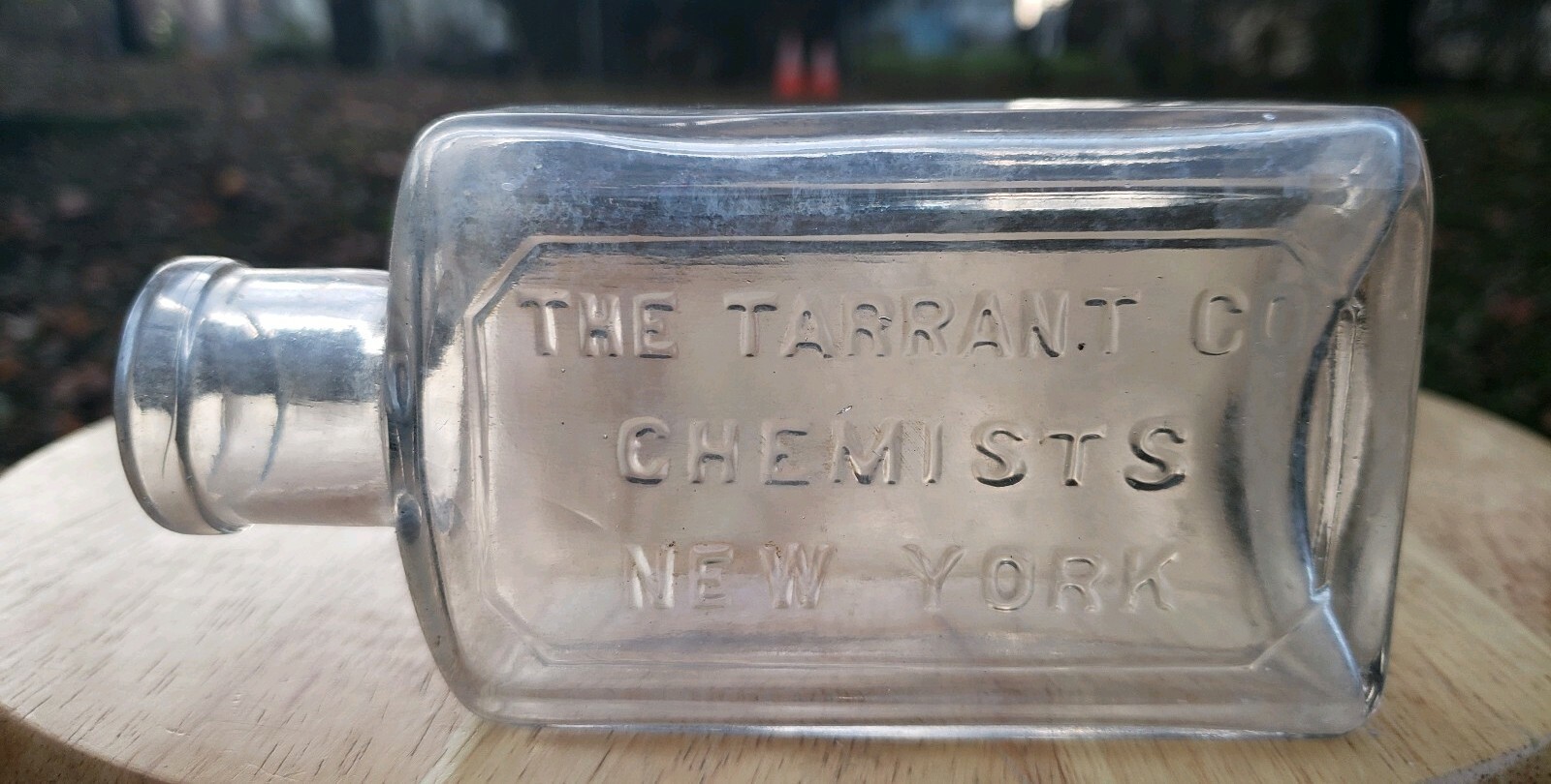 VINTAGE TARRANT CO CHEMISTS CLEAR GLASS CORK TOP APOTHECARY BOTTLE