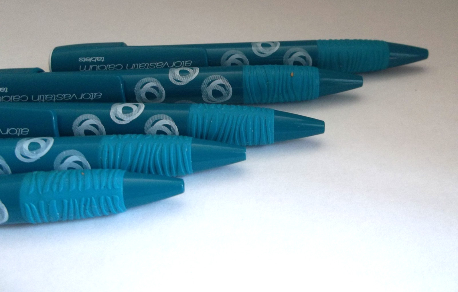 LIPITOR Pharmaceutical Promo Pens – Medium Weight Plastic – Lot of 5