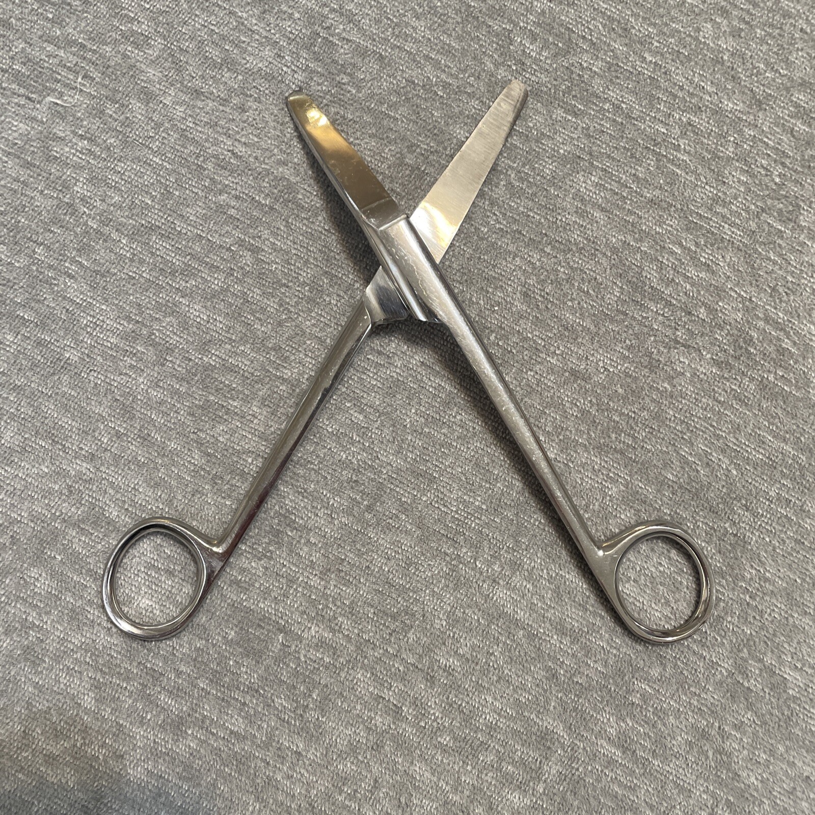 VINTAGE COLLECTIBLE Medical Scissors 7″ MADE IN USA Compton Bent Angled Surgical