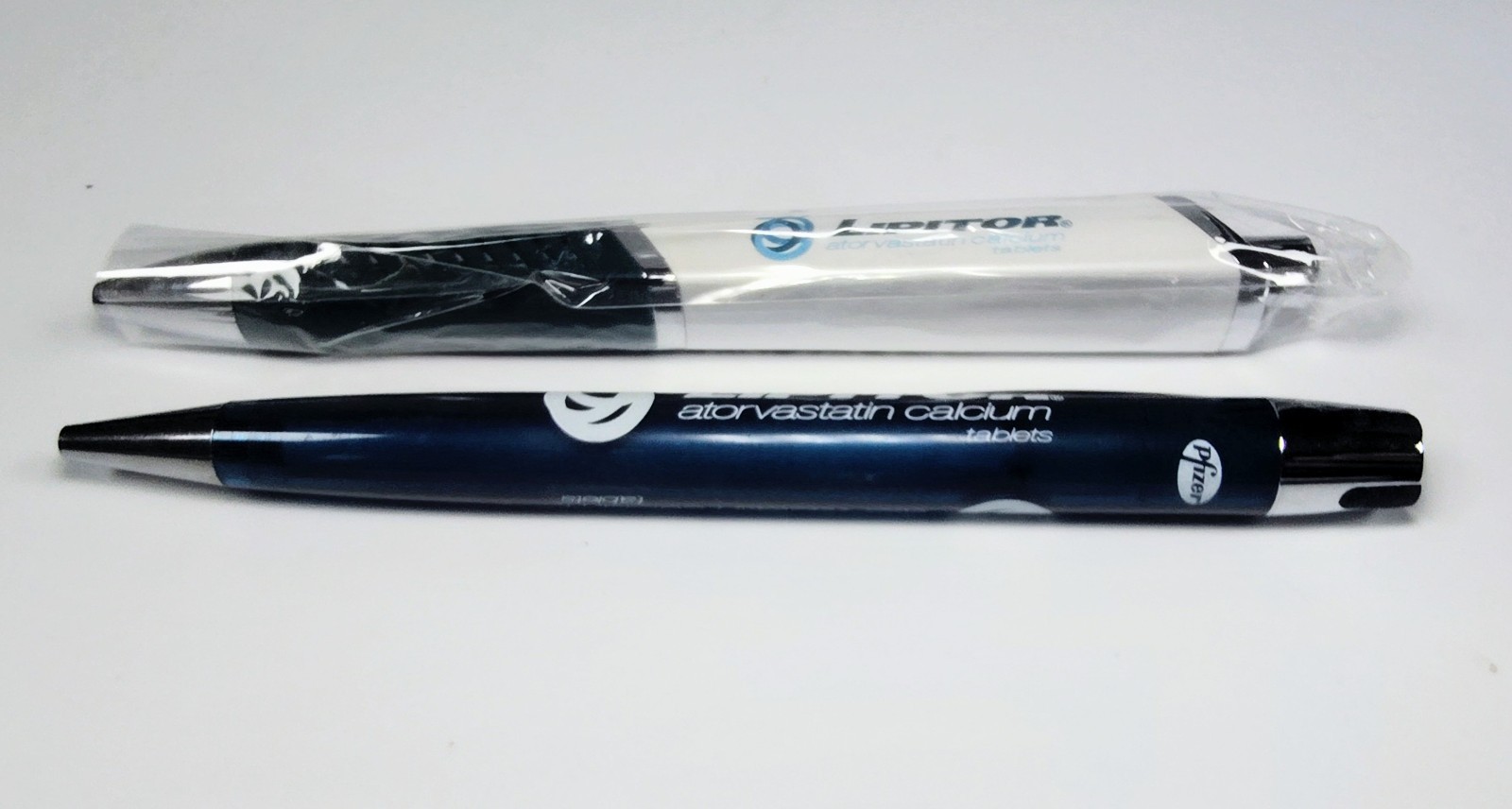 NOS Pfizer Lipitor Pharmaceutical Advertising Pens Lot of 2 Medical Promo WORKS