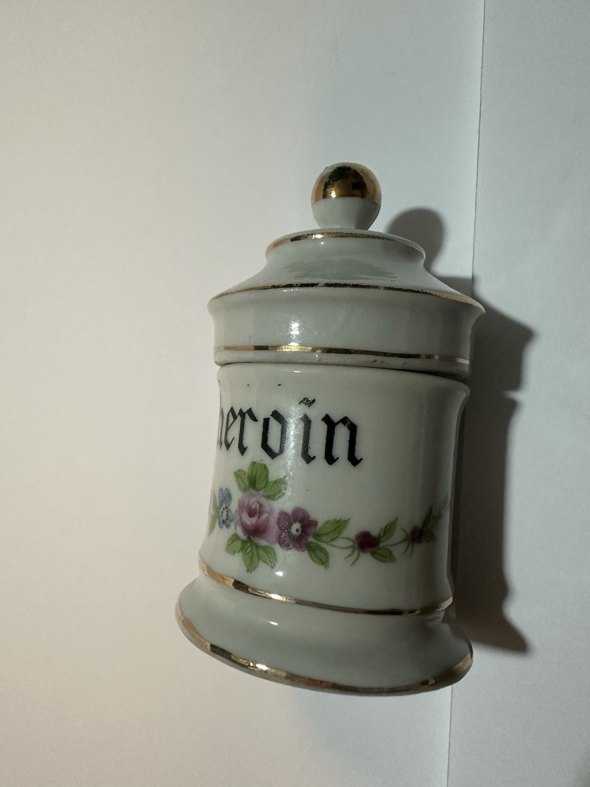 Vintage Porcelain Heroin Apothecary Pharmacy Drug Store Jar Lid Floral 3.75 in