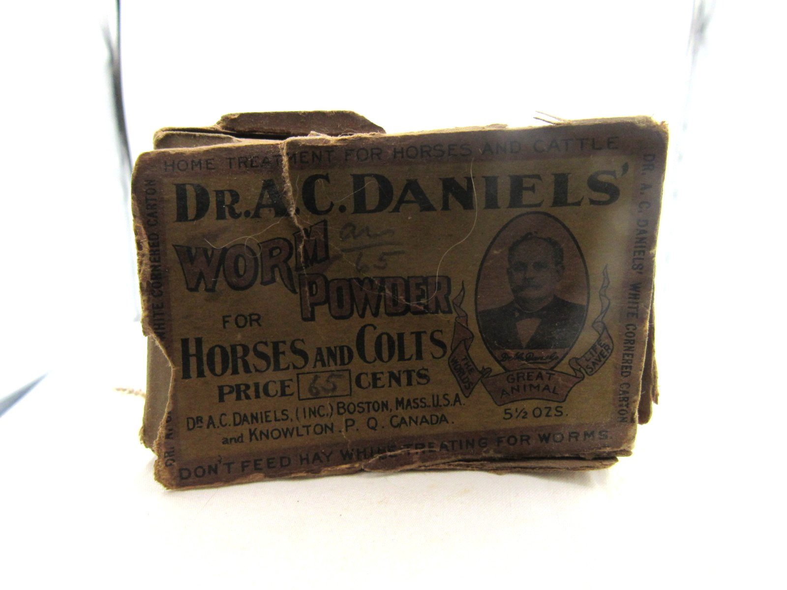 BW – 1900’s Dr AC Daniels Worm Powder Veterinary Horses Boston, Ma medicine box