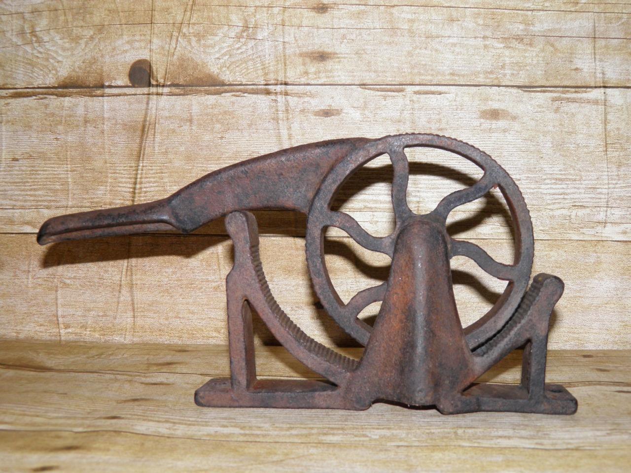 Antique Cast Iron Mechanical Apothecary Medical Pharmacy Cork Roller/Compressor