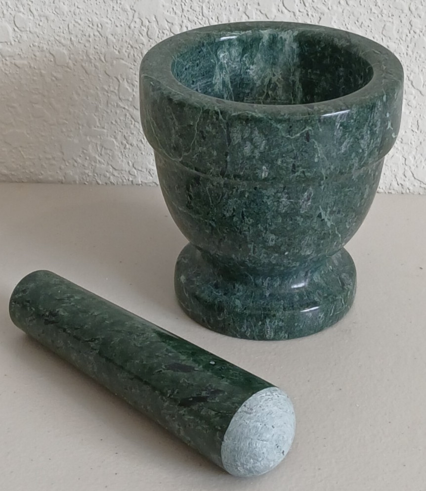 Green Natural Stone Marble Footed Mortar & Pestle 4″x3.77″