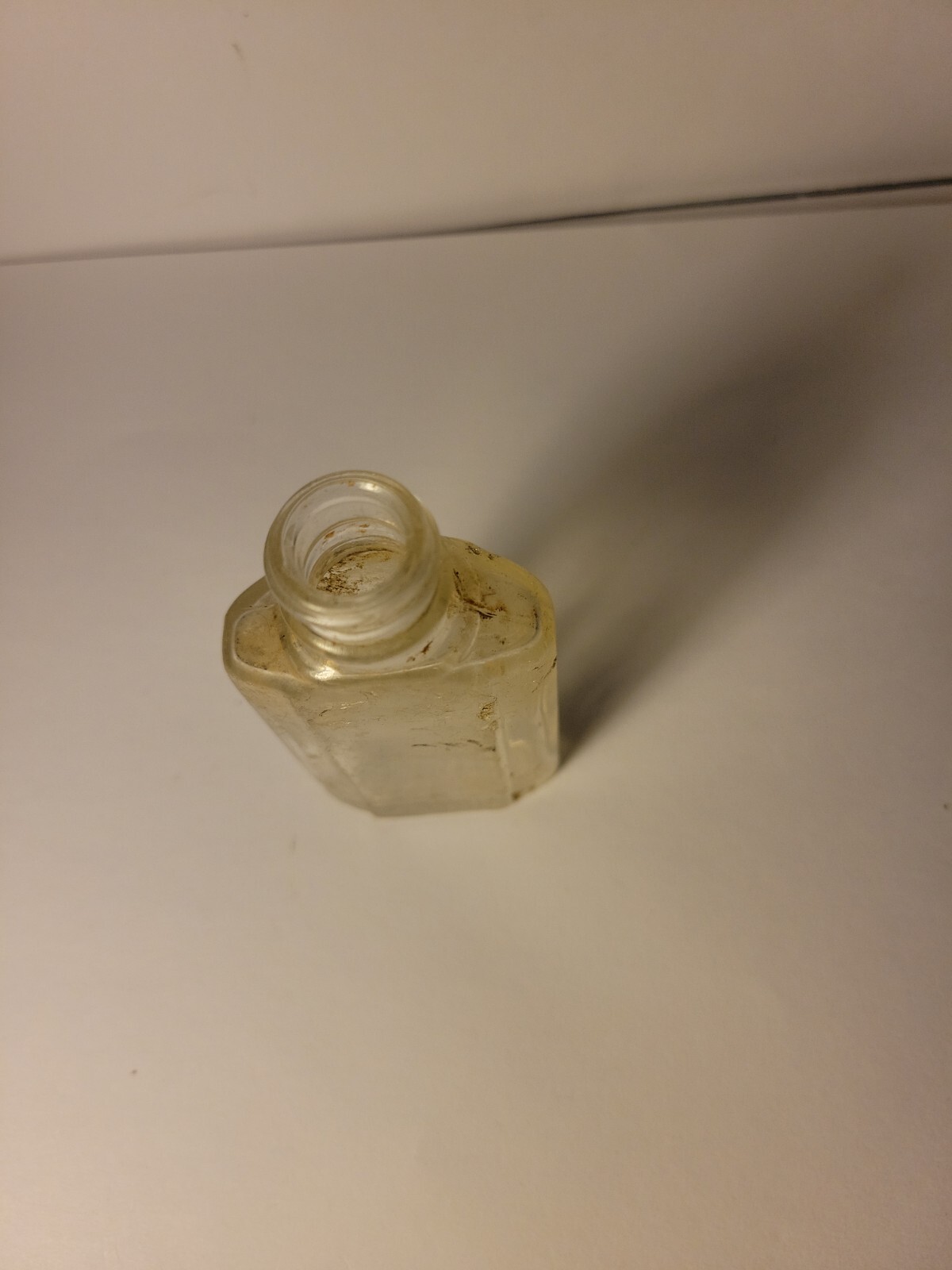 Vintage Glass – Sample Size Medicine Bottle