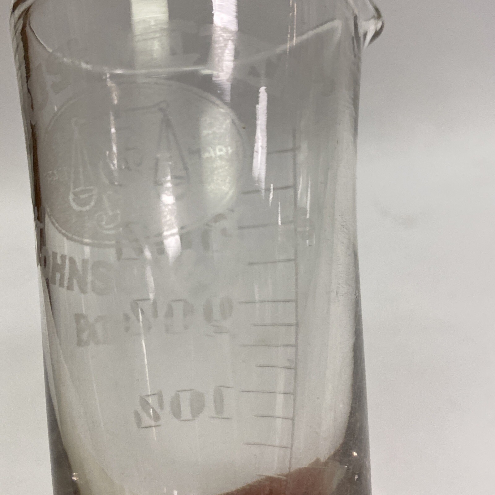 VTG PHARMACY APOTHECARY GLASS BEAKER 4 OZ JOHNSON AND SONS CRUSHMETER MEASURE