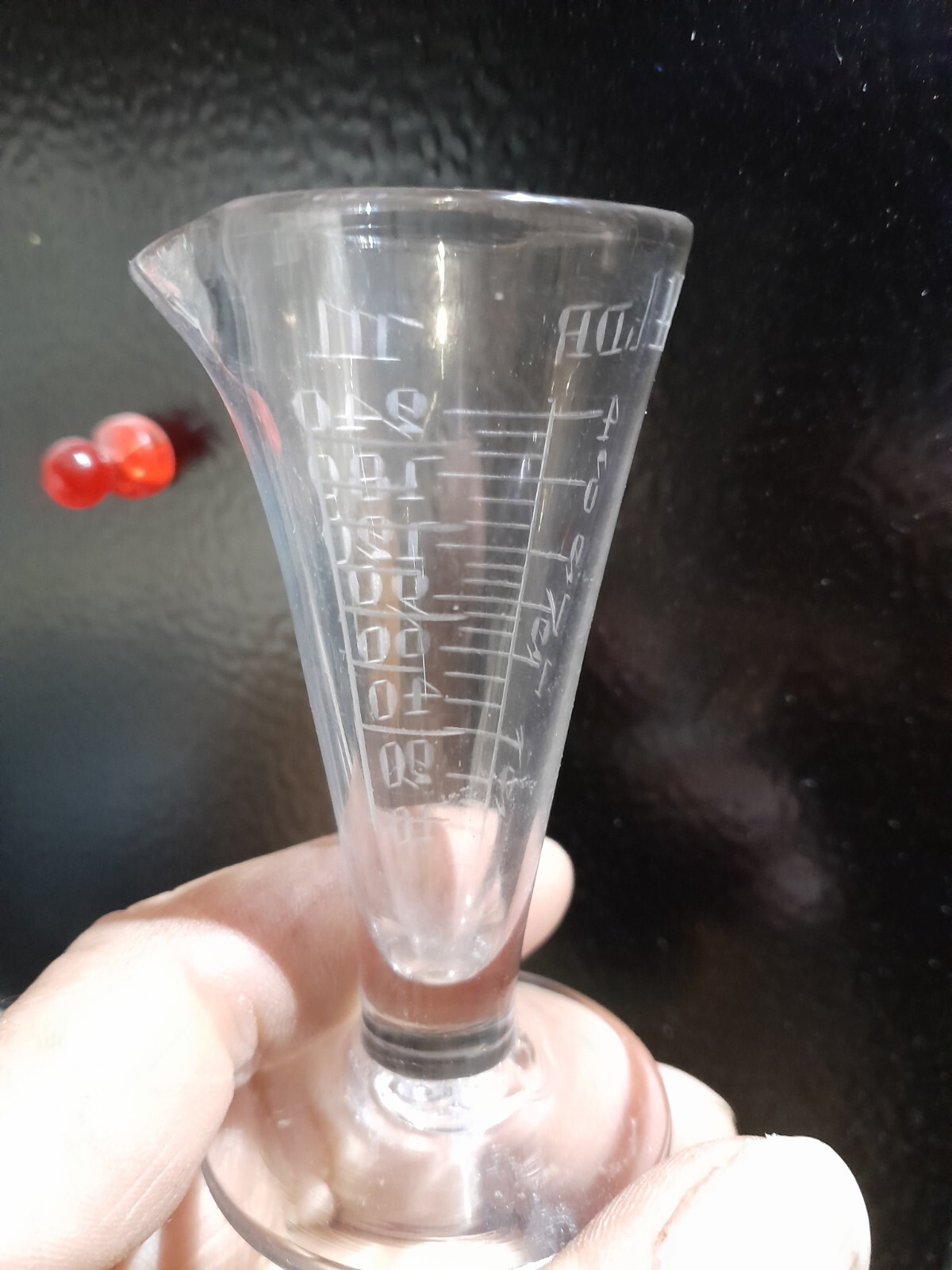 Antique Victorian measuring glass beaker apothecary etched marks Fl. DR