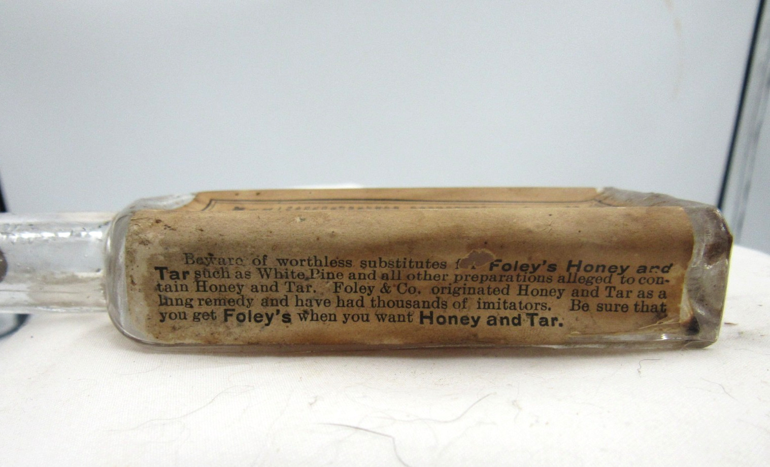BW – 1900’s Foley’s Honey & Tar Foley & Co Chicago USA 5 3/8″ Clear Medicine Bot