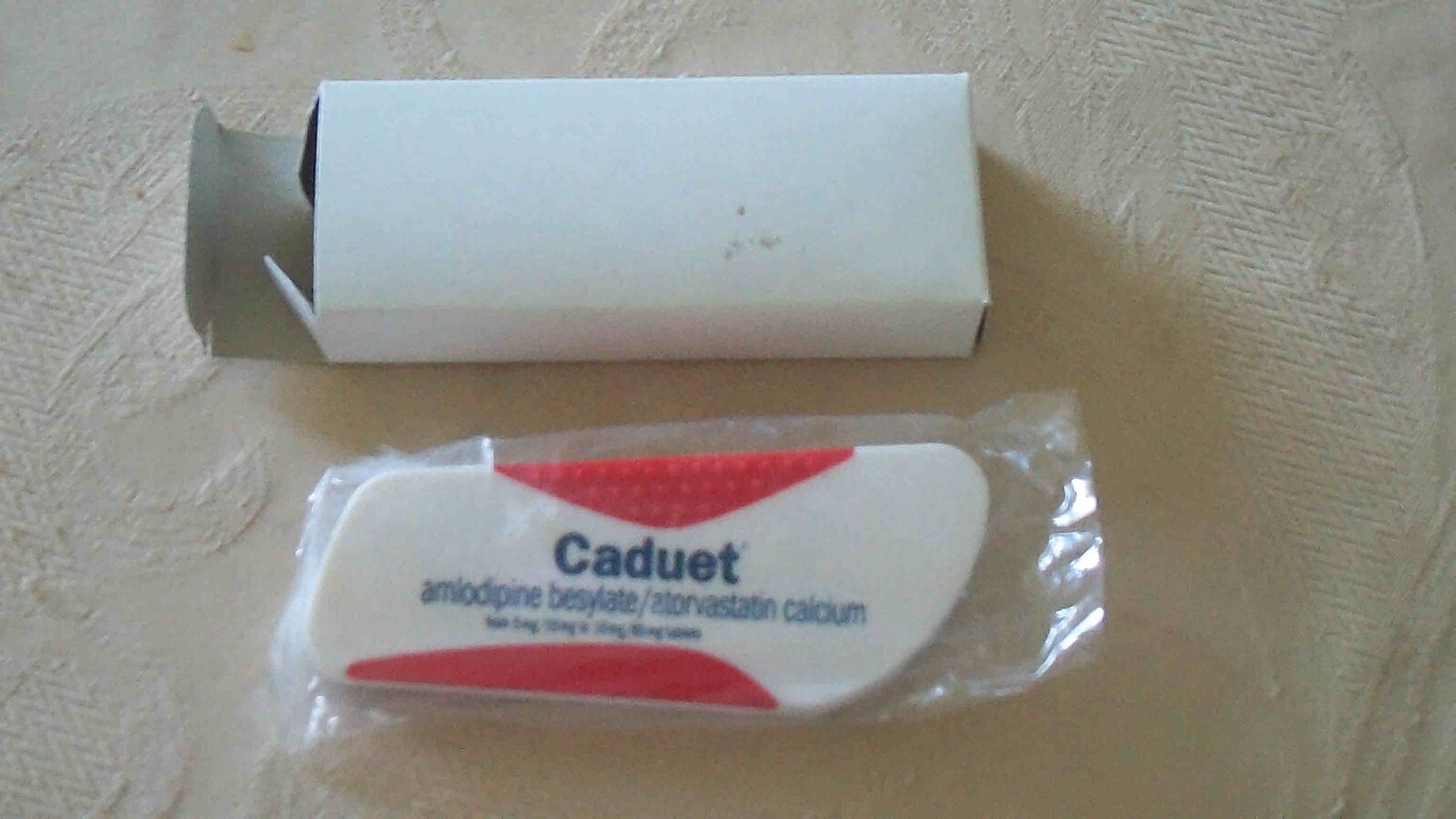 CADUET 4″ MAGNETIC CLIPS PHARMACEUTICAL DRUG REP