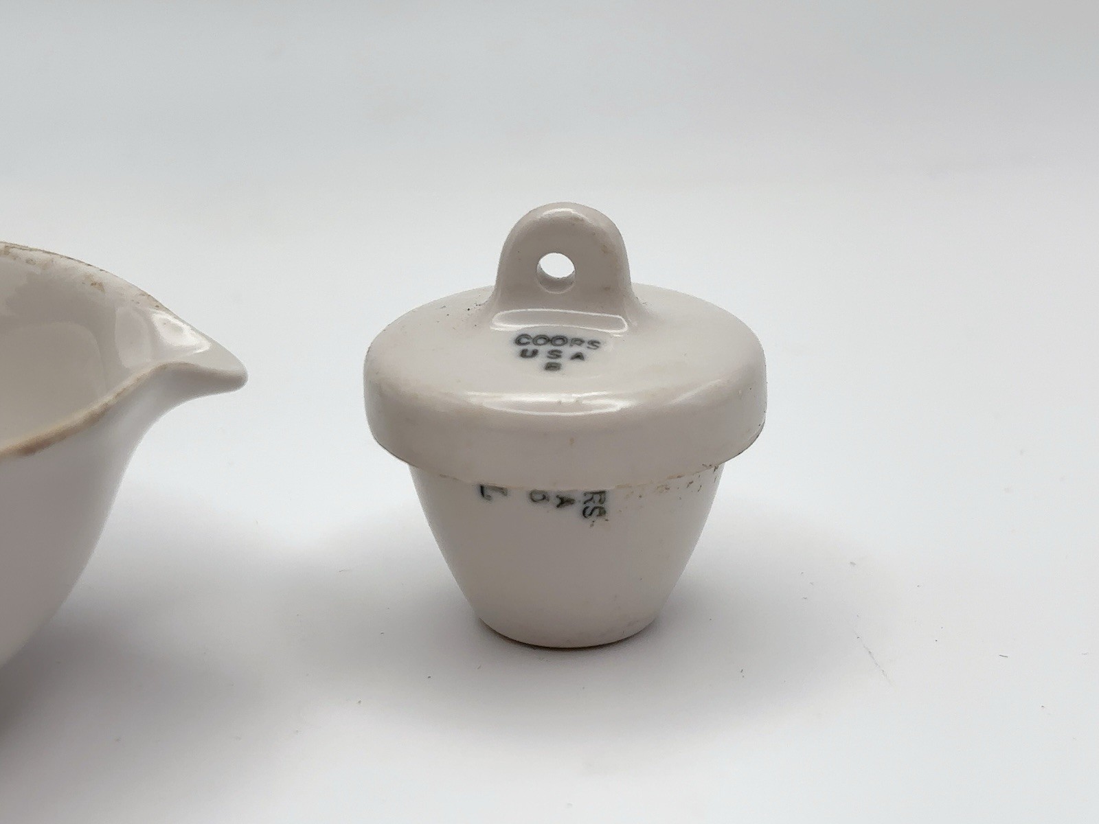 Vintage 3pc COORS USA Porcelain Apothecary Lab Pharmacy mini Cups Lid